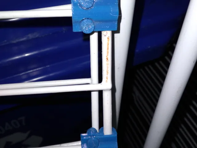 Small cloth dryer attachment clip