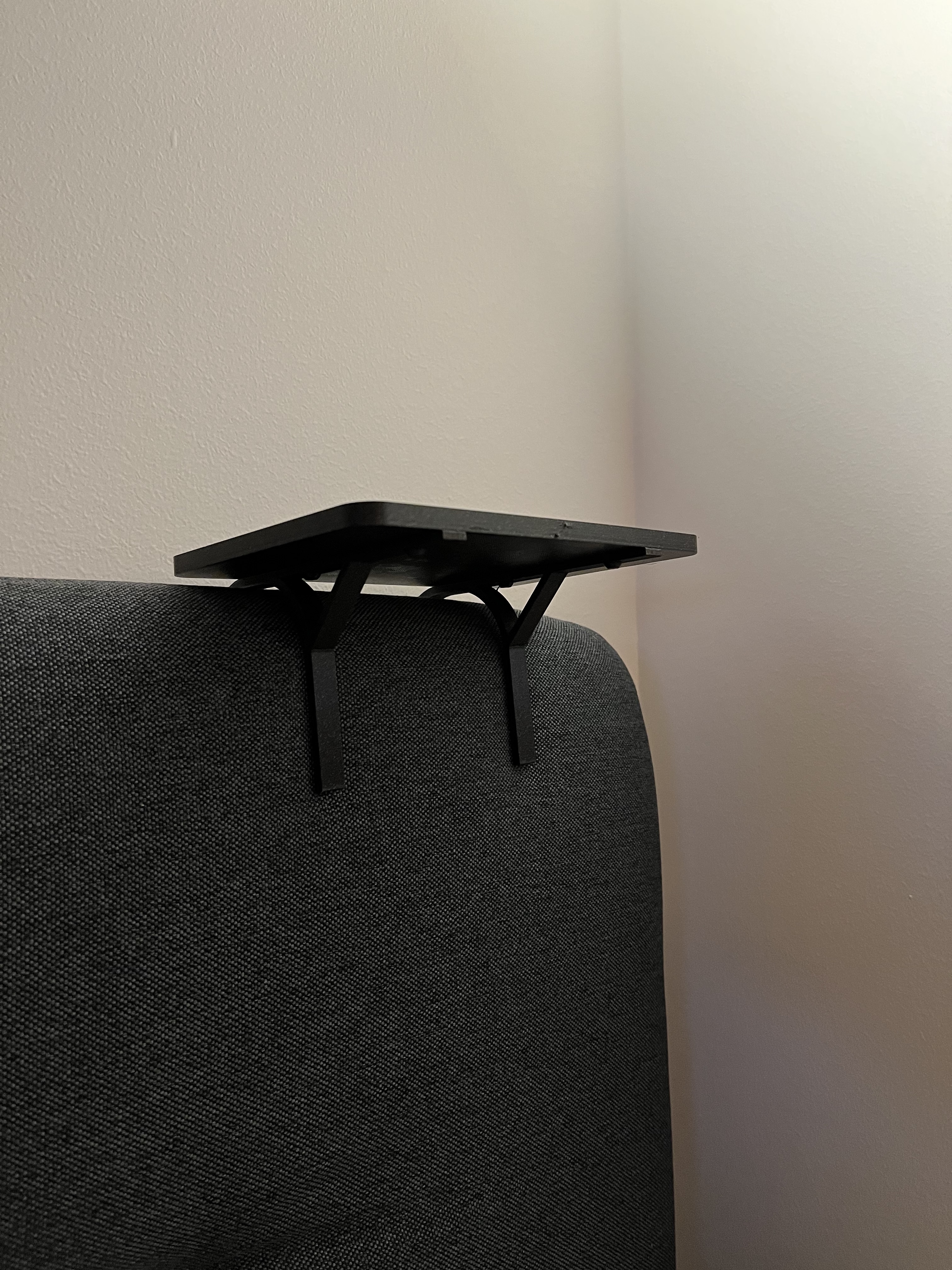 Miniatura 2 do modelo 3D Bed shelf for continental bed