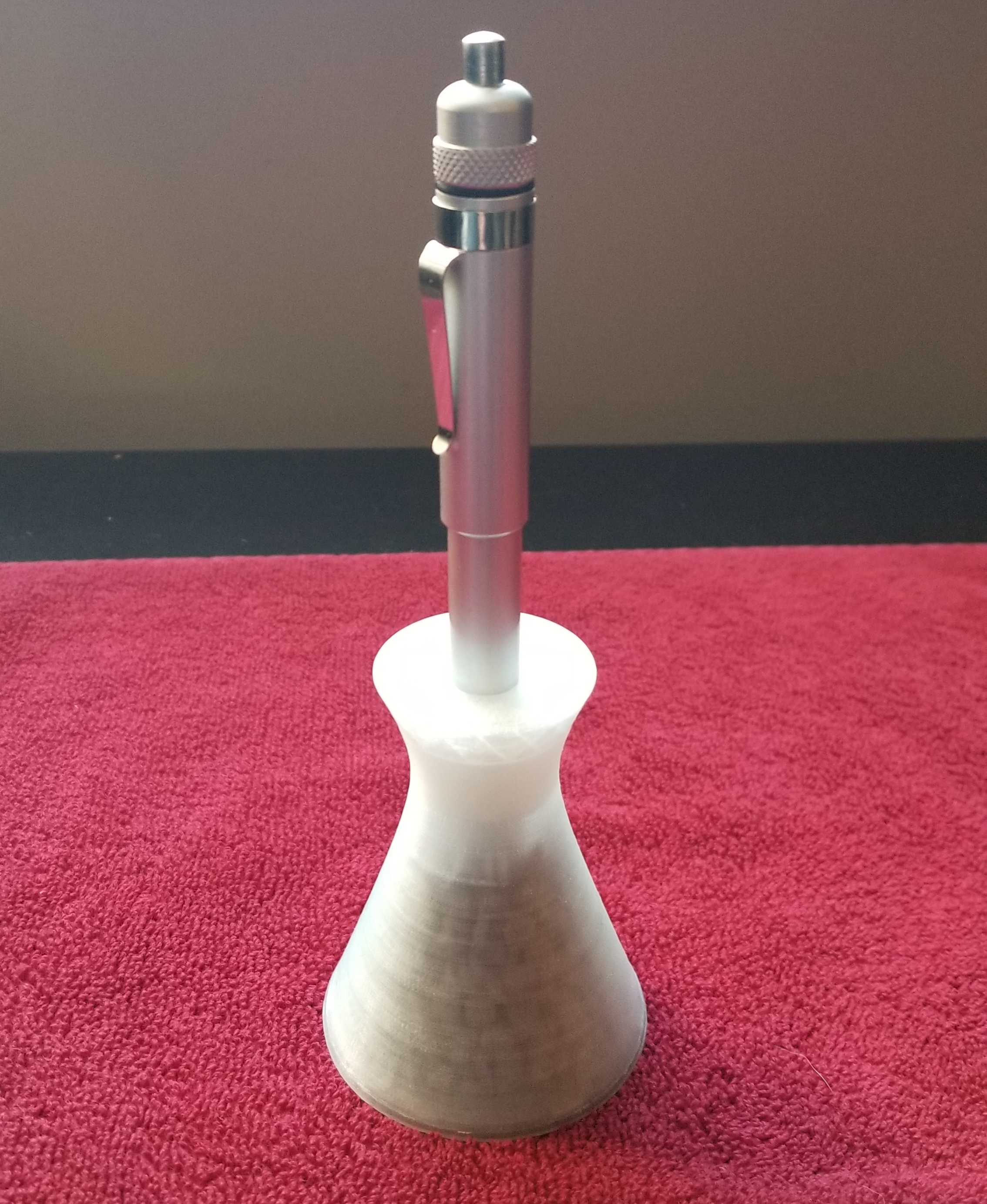 Oiler Pen Stand