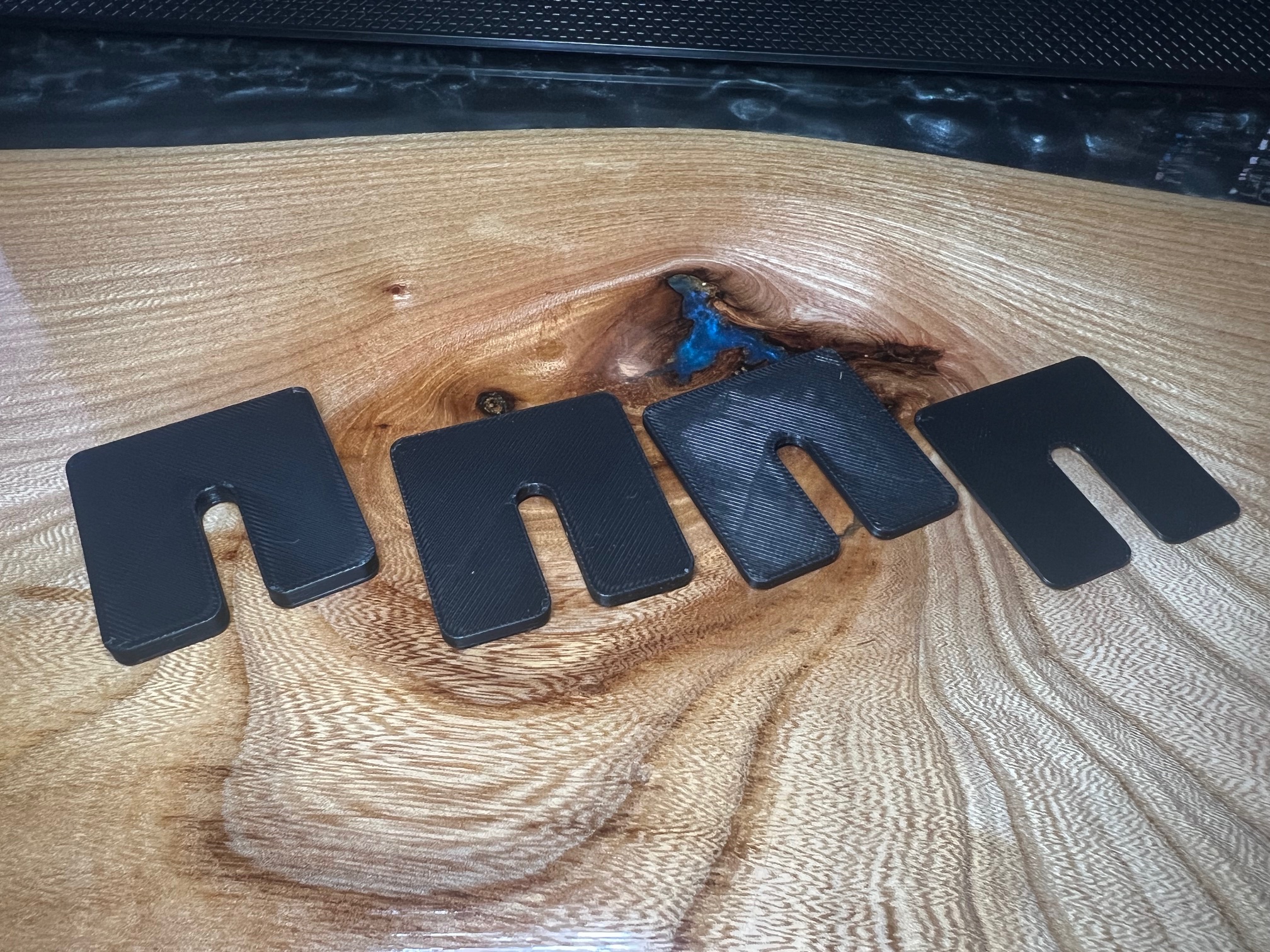 Shims - with groove for screw