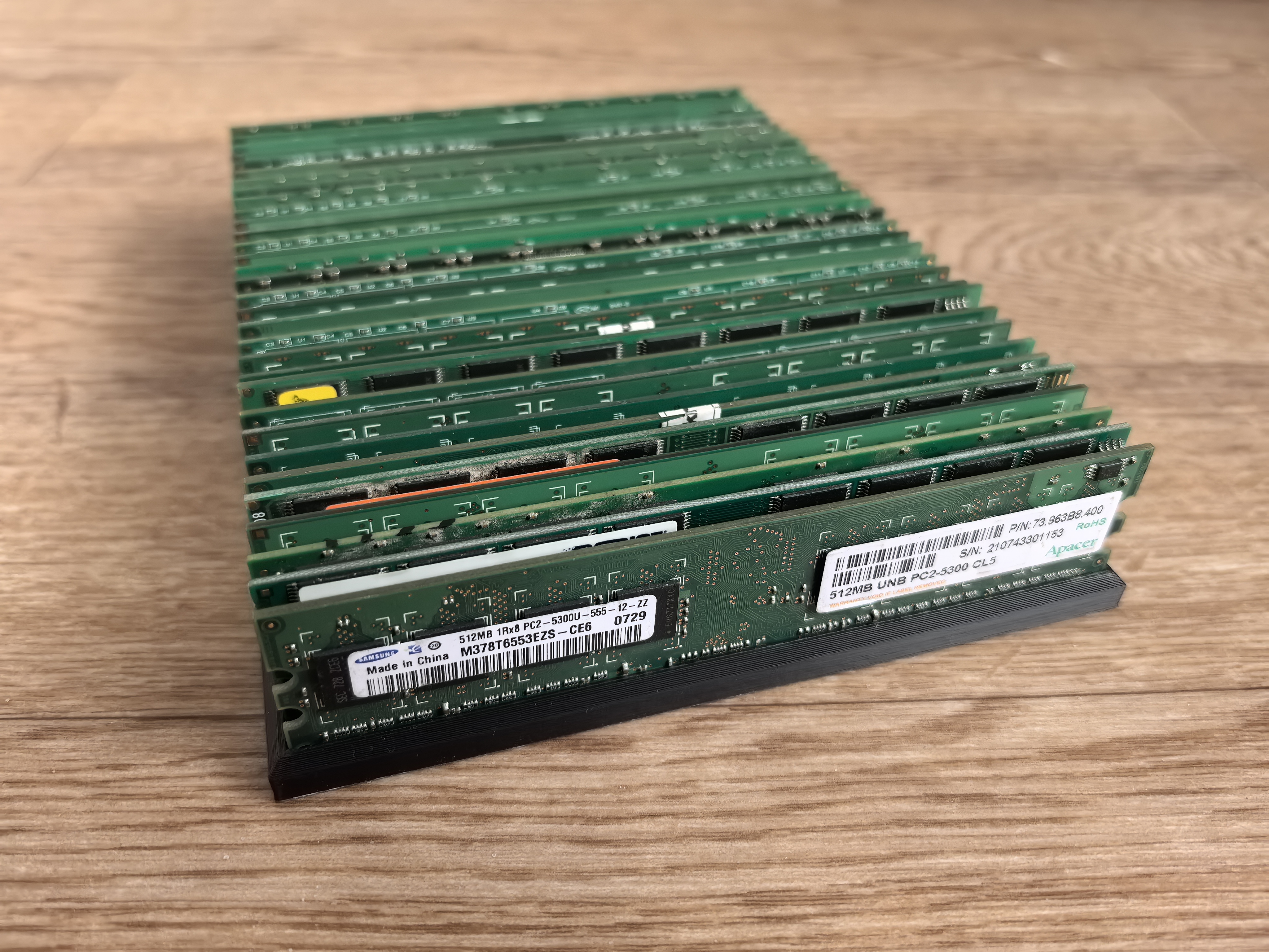 Invisible RAM DIMM tray 32 slots