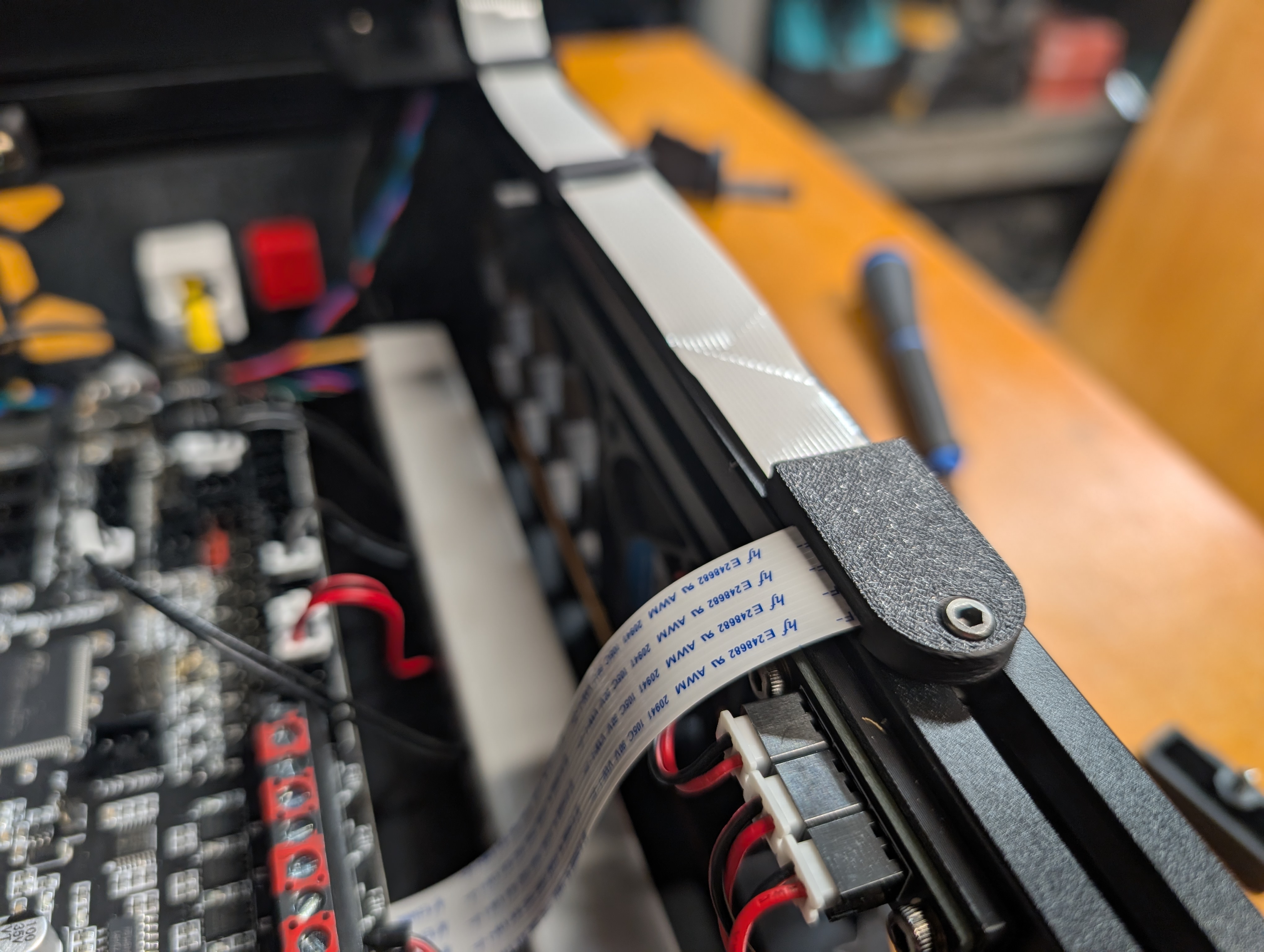Ribbon Cable Angle Cover - 2020 Extrusion