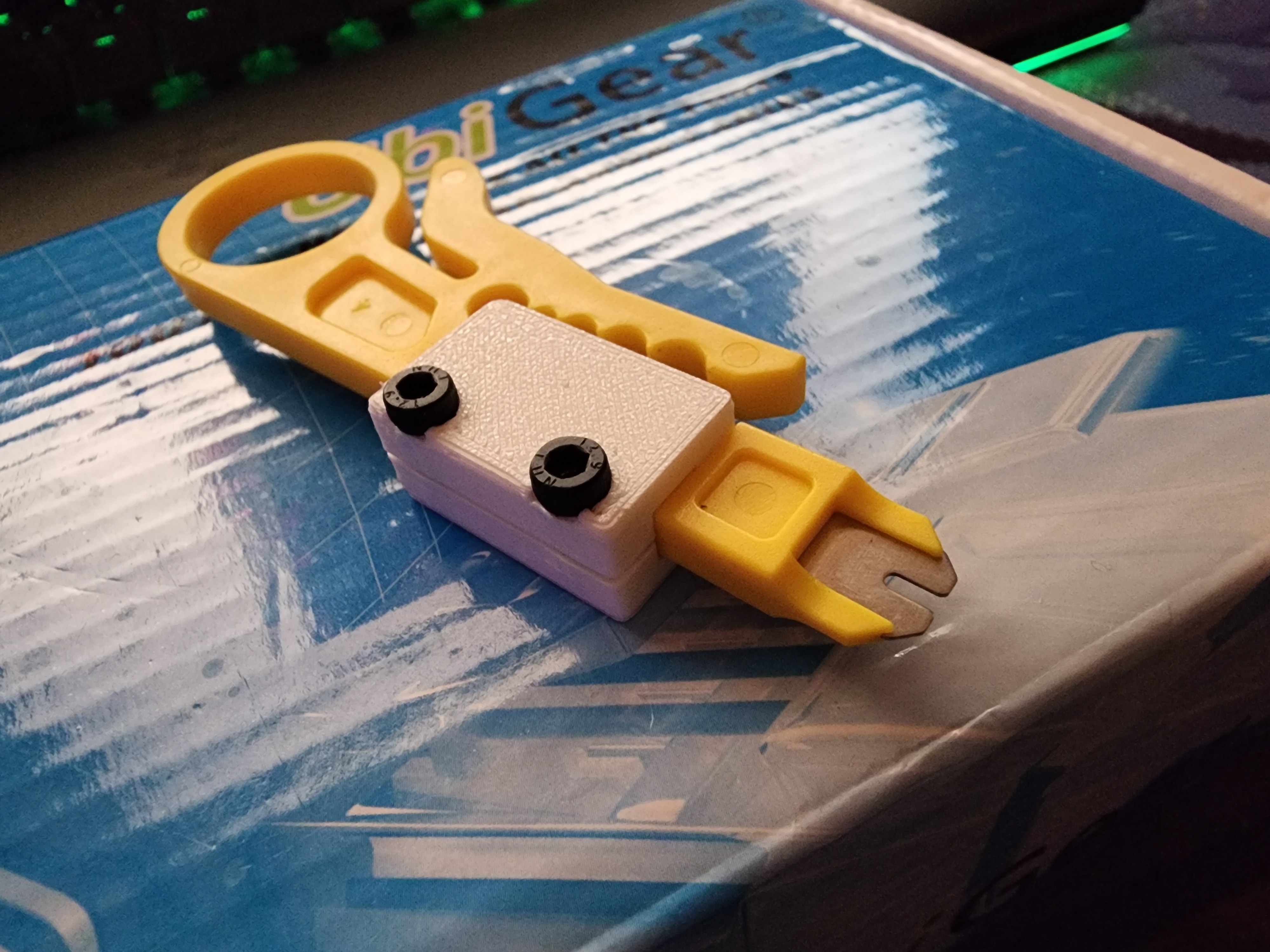Cable Stripper Blade Cover Fix