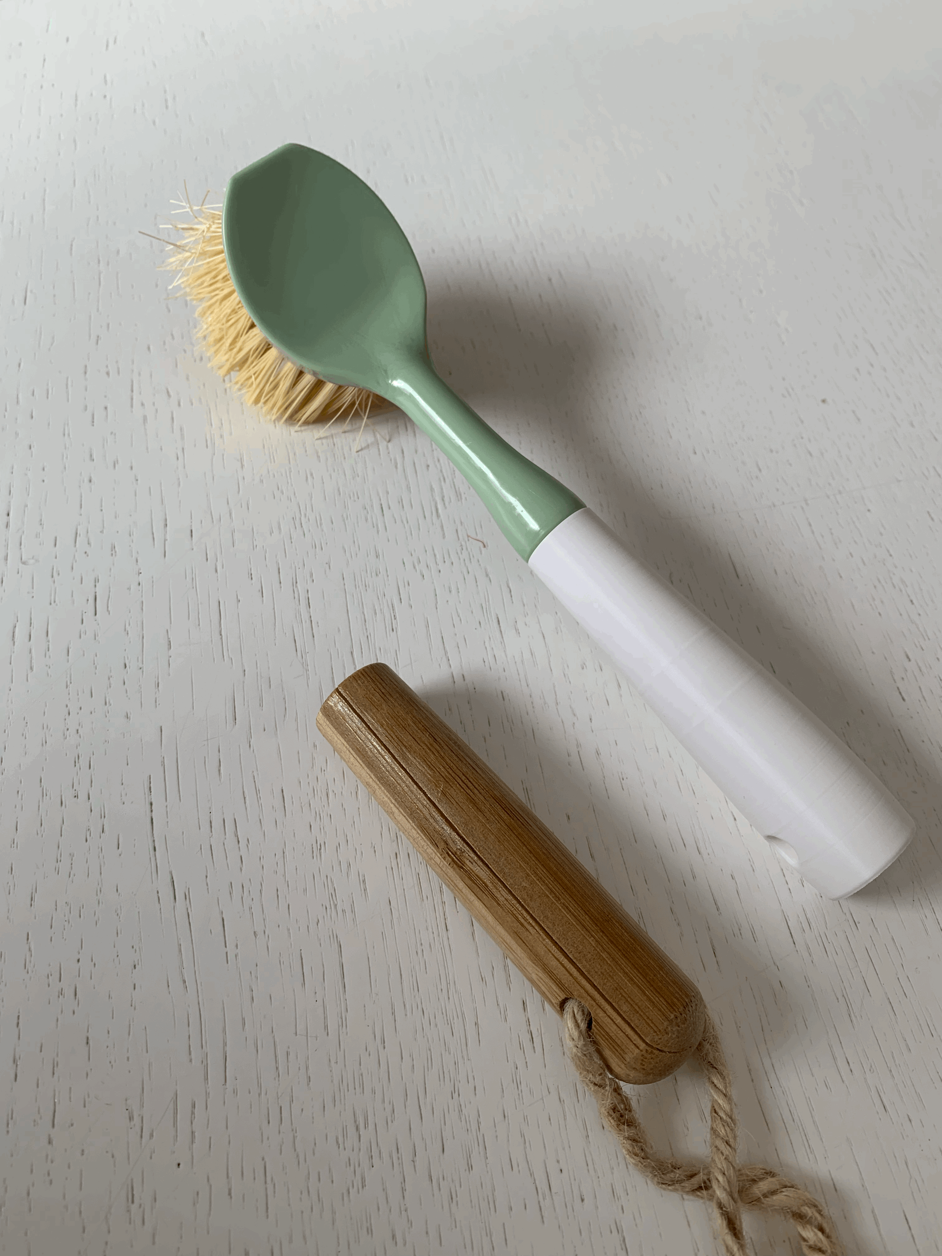 Dish brush handle (13,5mm Diameter)