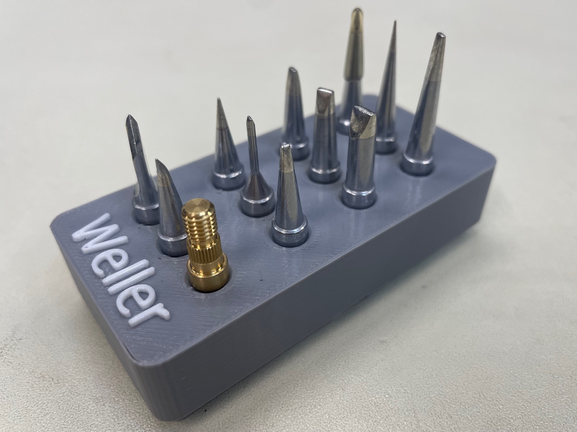 Gridfinity bin for soldering tips