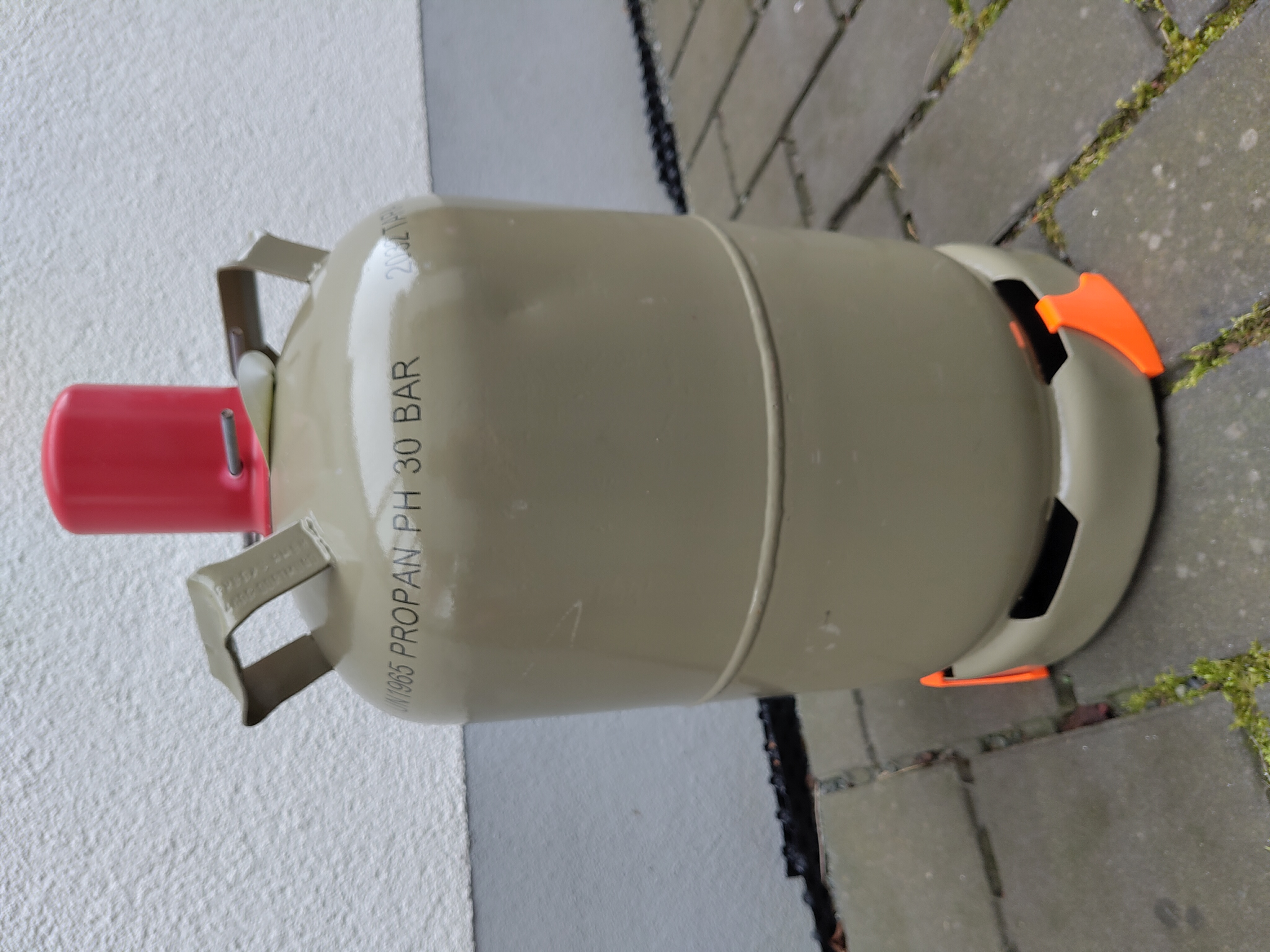 Stand for 11 kg Propane Cylinders