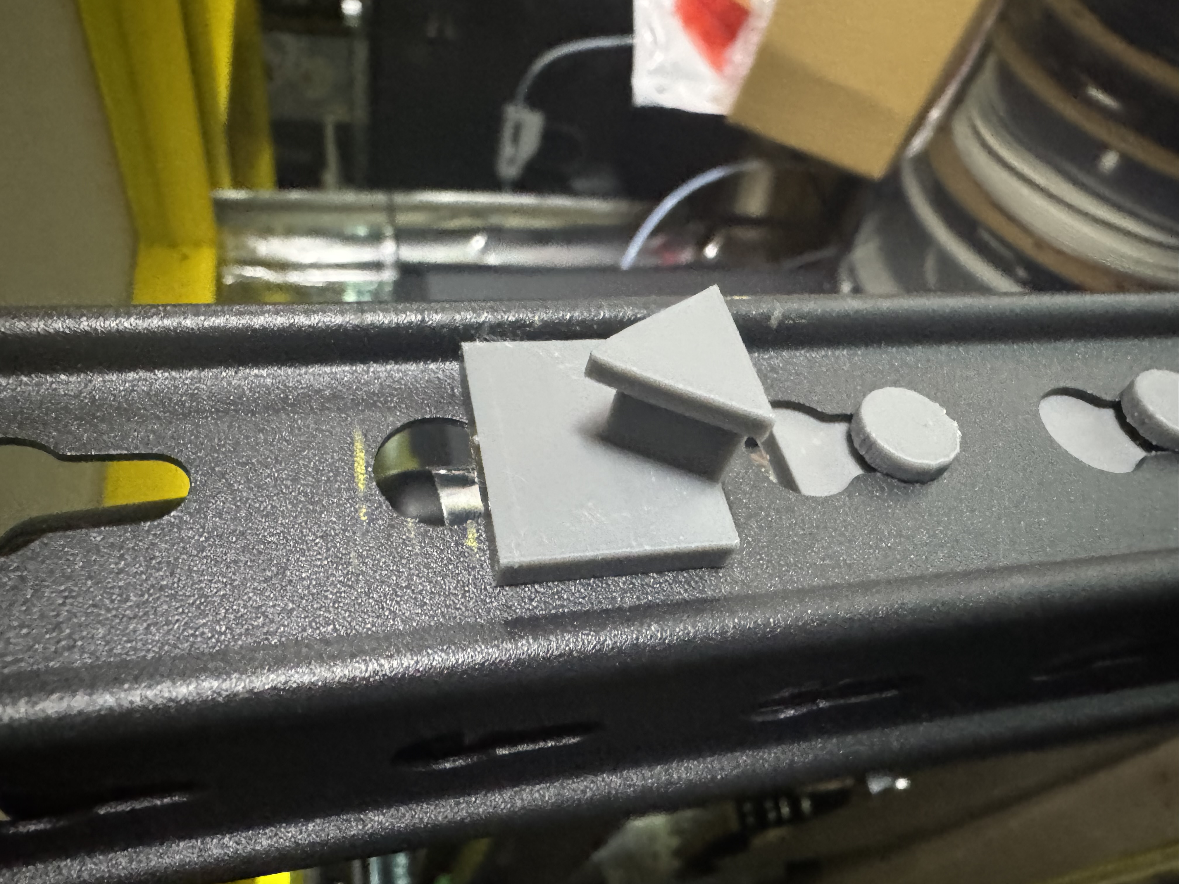 Snips hook for pallet racking — thumbnail 2
