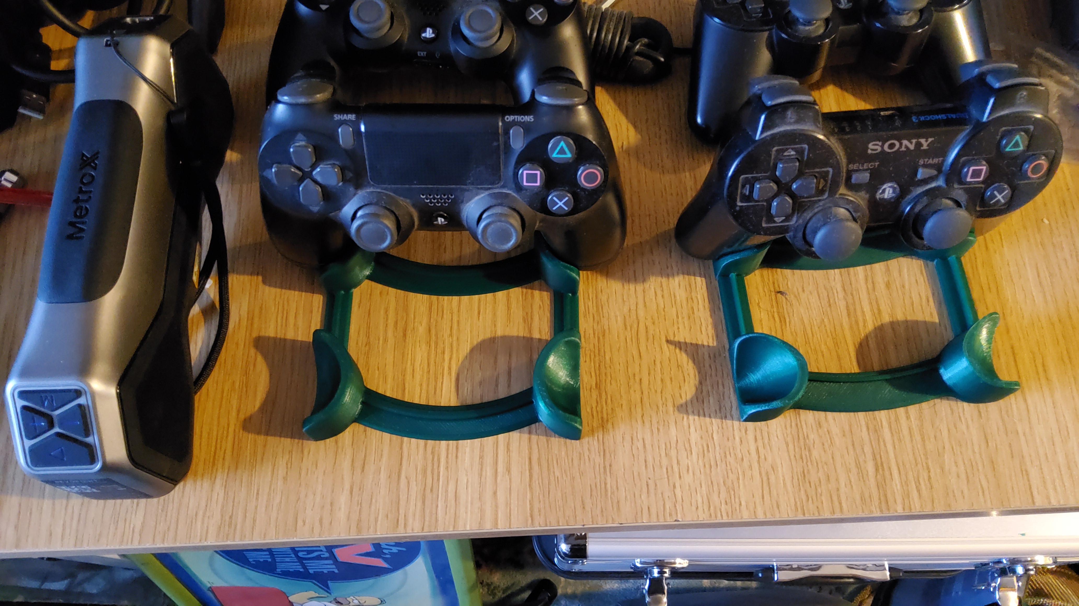 Miniatura 2 do modelo 3D Dual PS4 Controller Stand