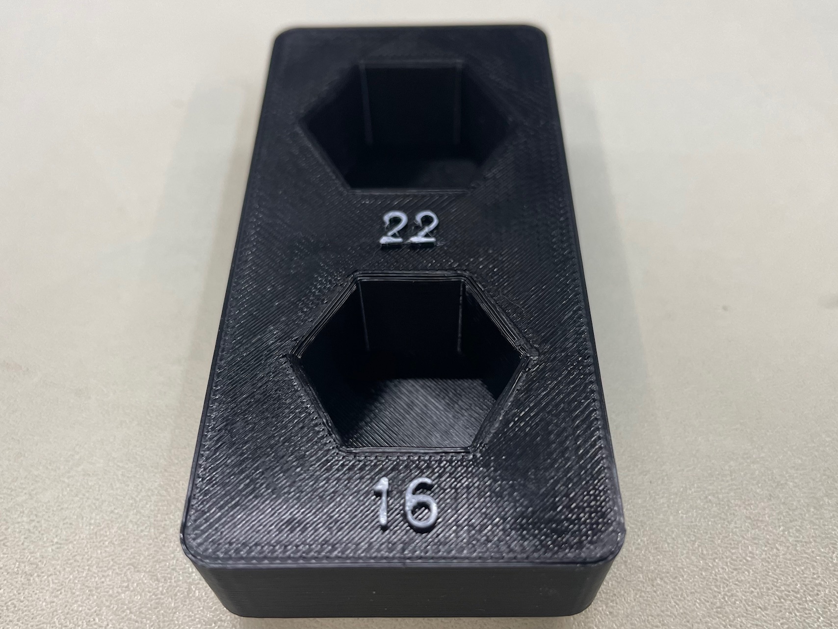 Miniatura 9 do modelo 3D gridfinity bin sparkplug socket holder metric