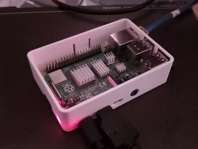 Another raspberry pi 4 case