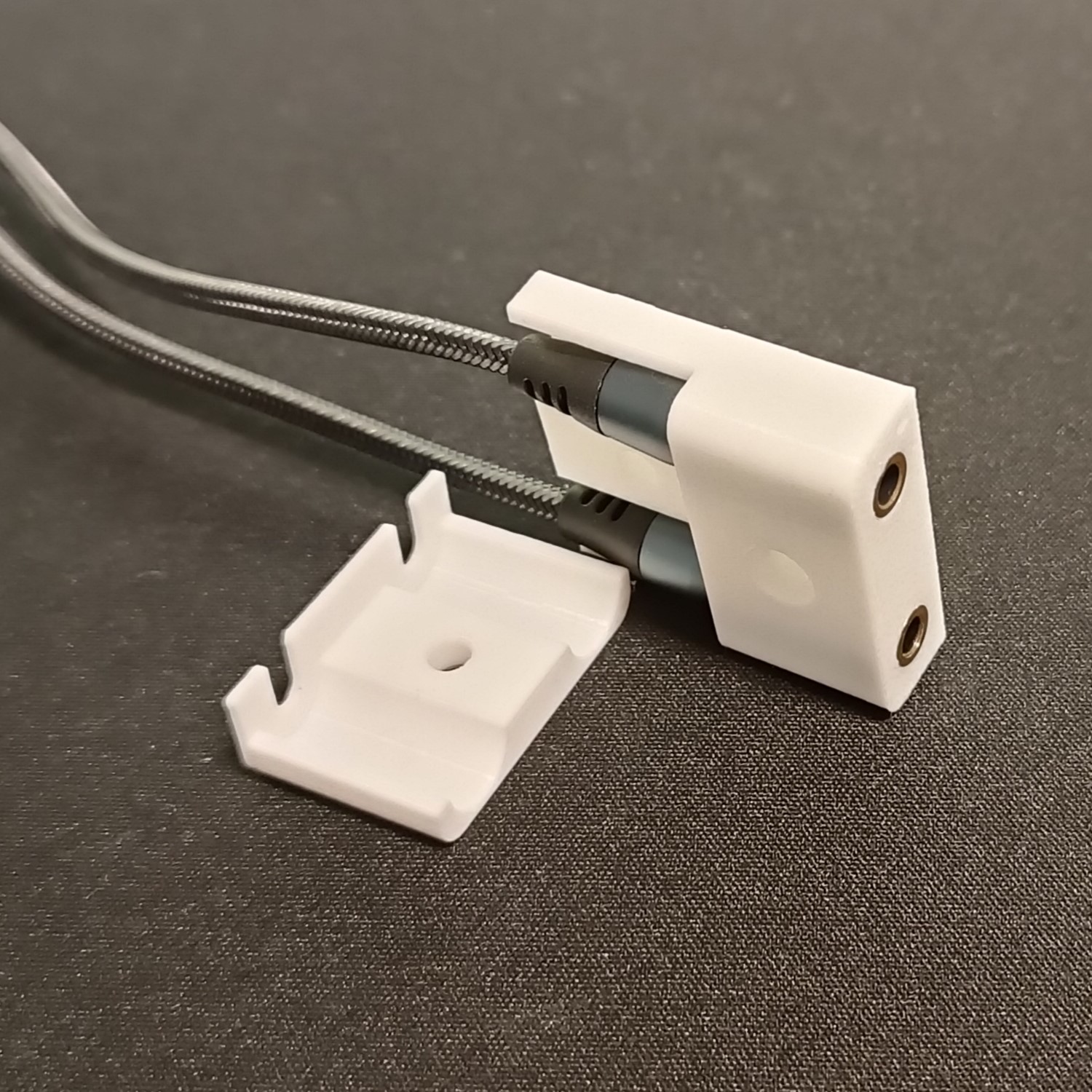 another supportfree Dual Mini-Jack Mount