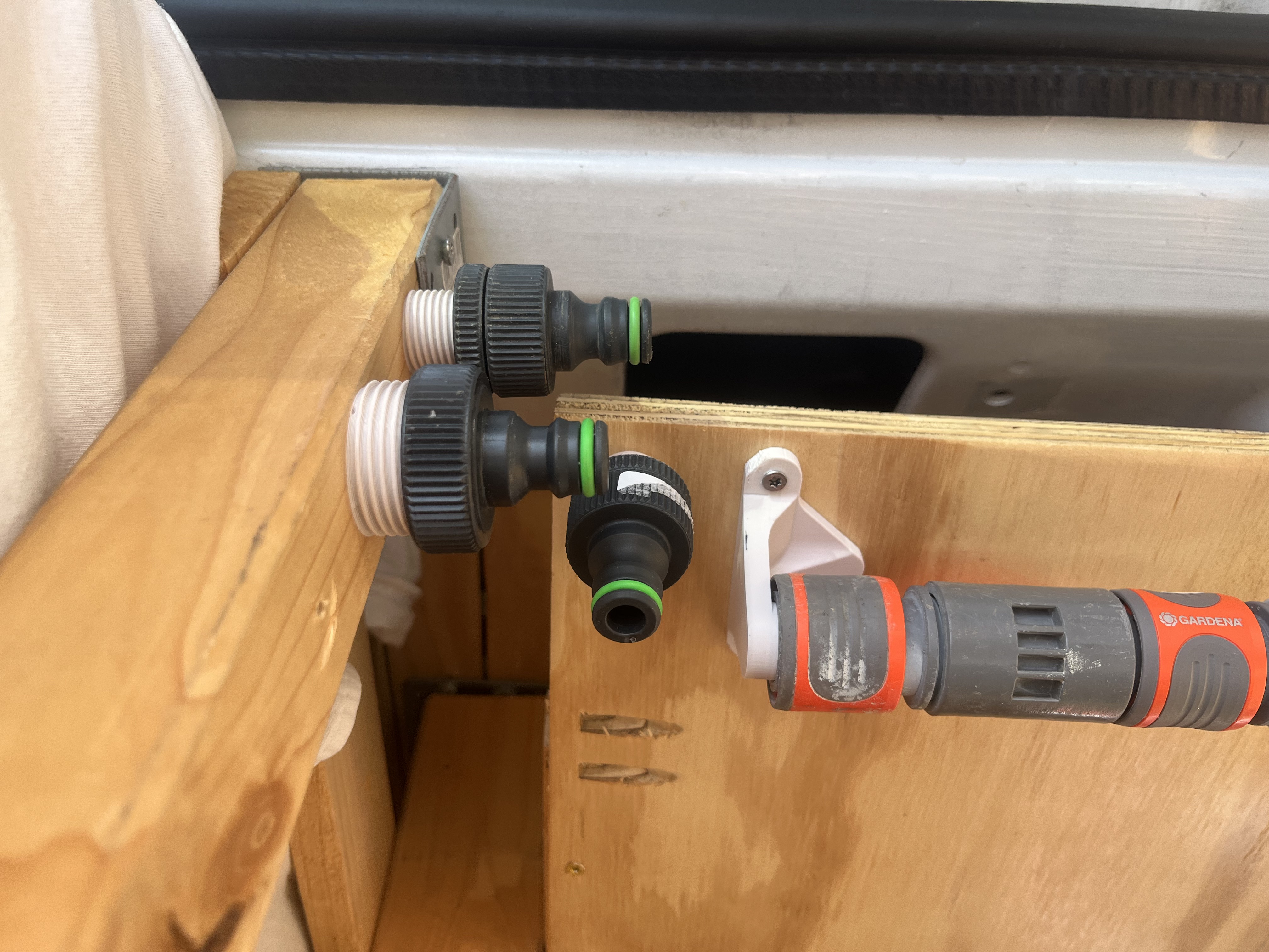 Gardena / Hose quick connect mount/holder