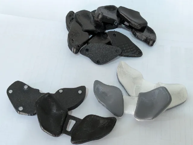 Sliding Wrist Rest v1 with feet (Carpio / Delta Hub inspired)