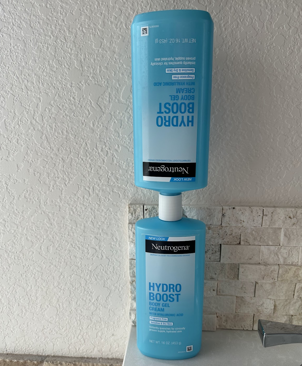 Neutrogena Hydro Boost Gel Lotion Bottle - coupler (or transfer adapter)