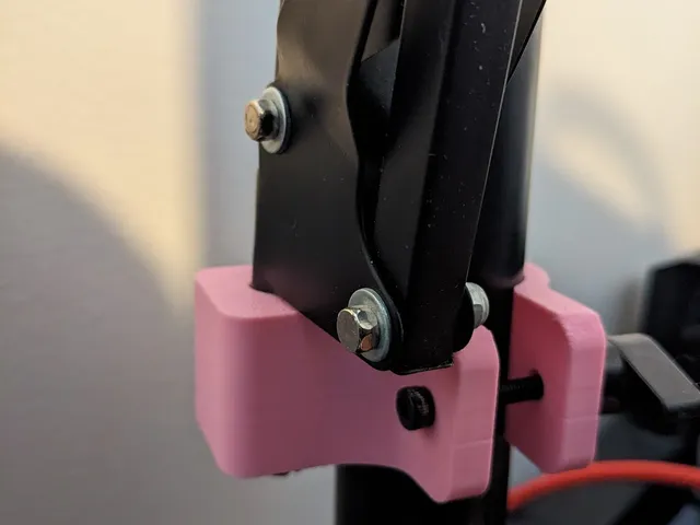 Microphone Clamp for Monitor Arm Bar