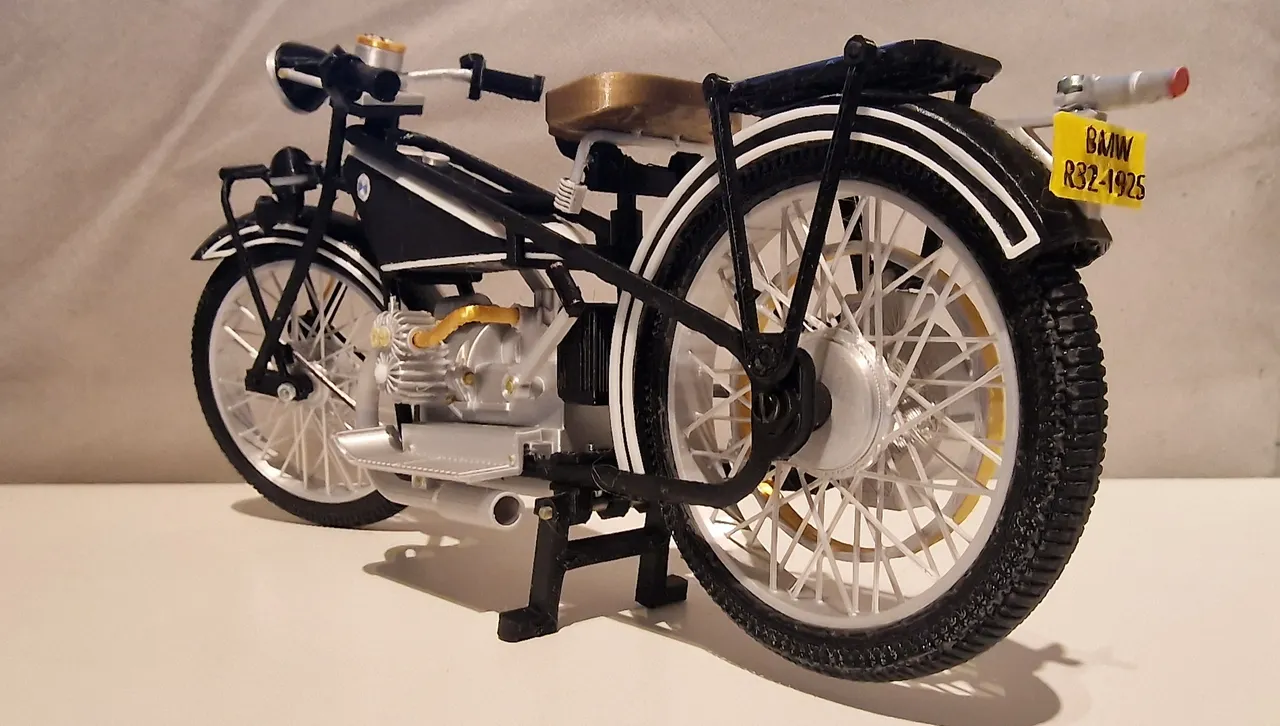 BMW R32 motorcycle year 1925 scale 1:6,5 Designer Ed van der