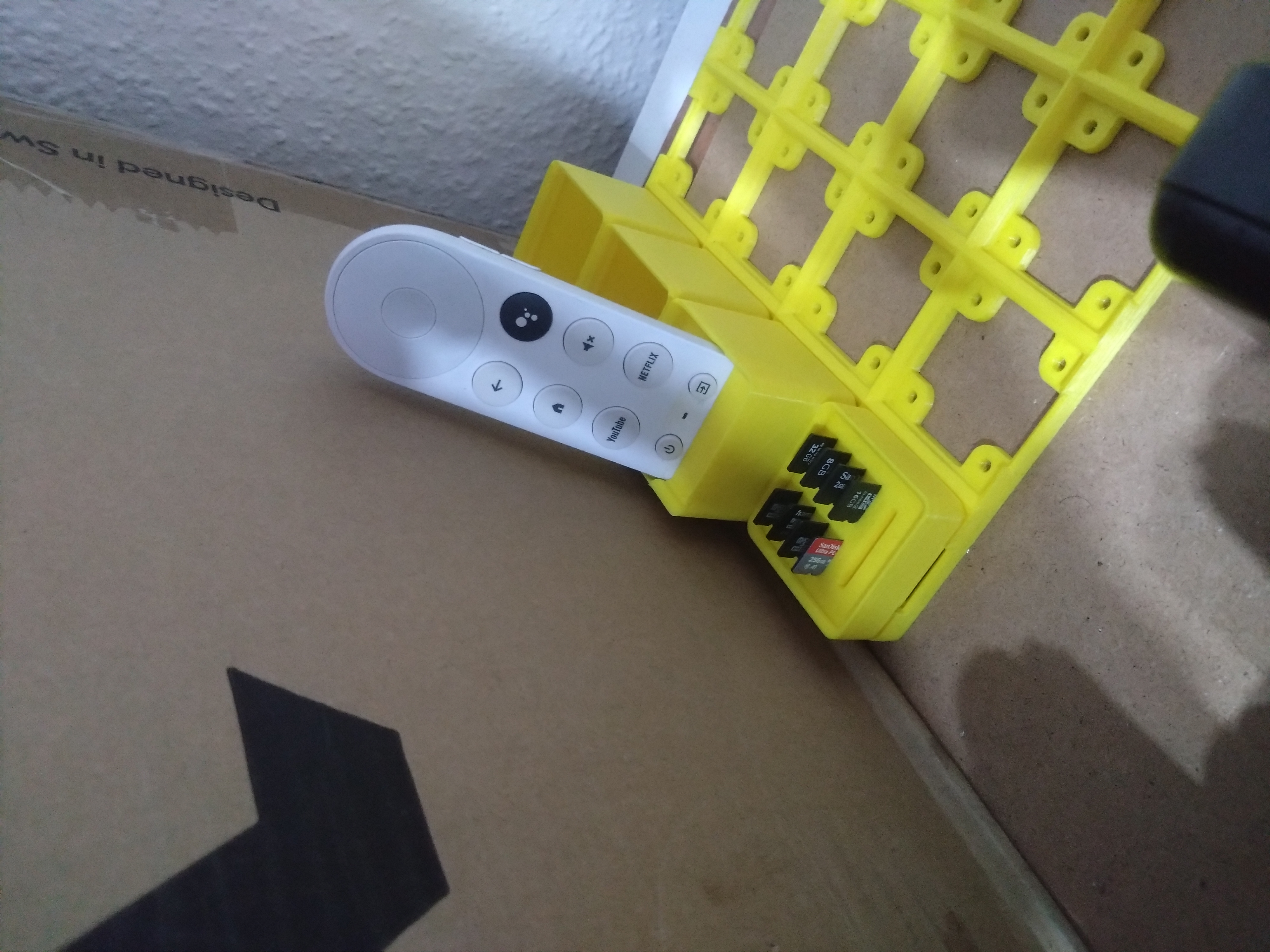 Gridfinity-Compatible Chromecast Remote Holder