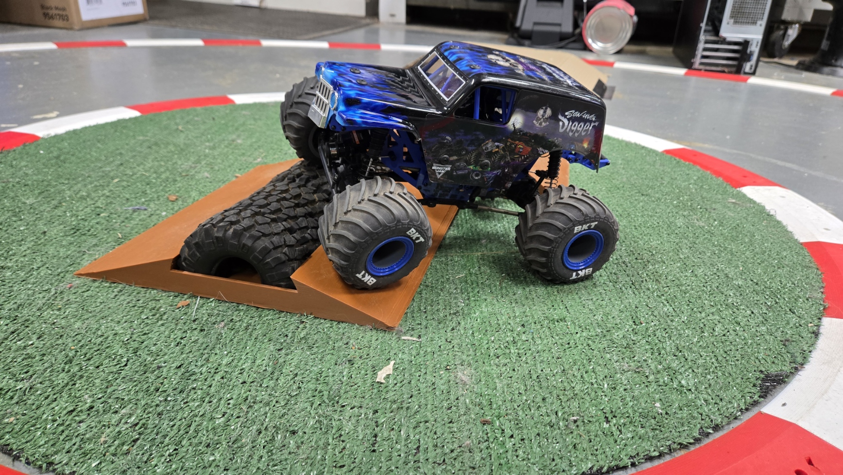 Mini Monster Truck Tire Ramp