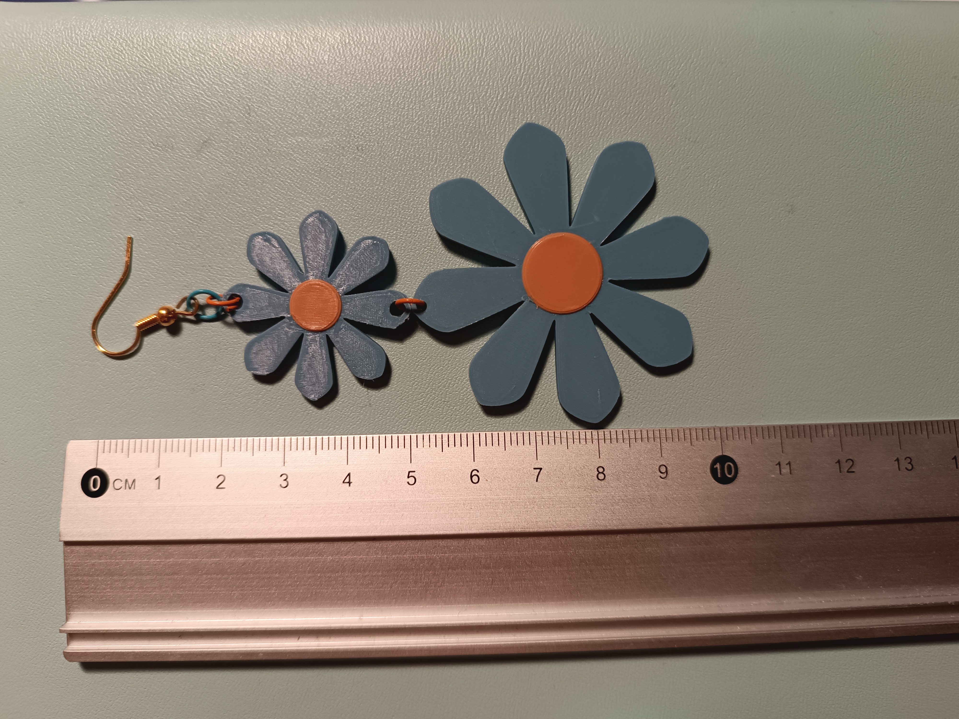 Miniatura 2 do modelo 3D Daisy earrings