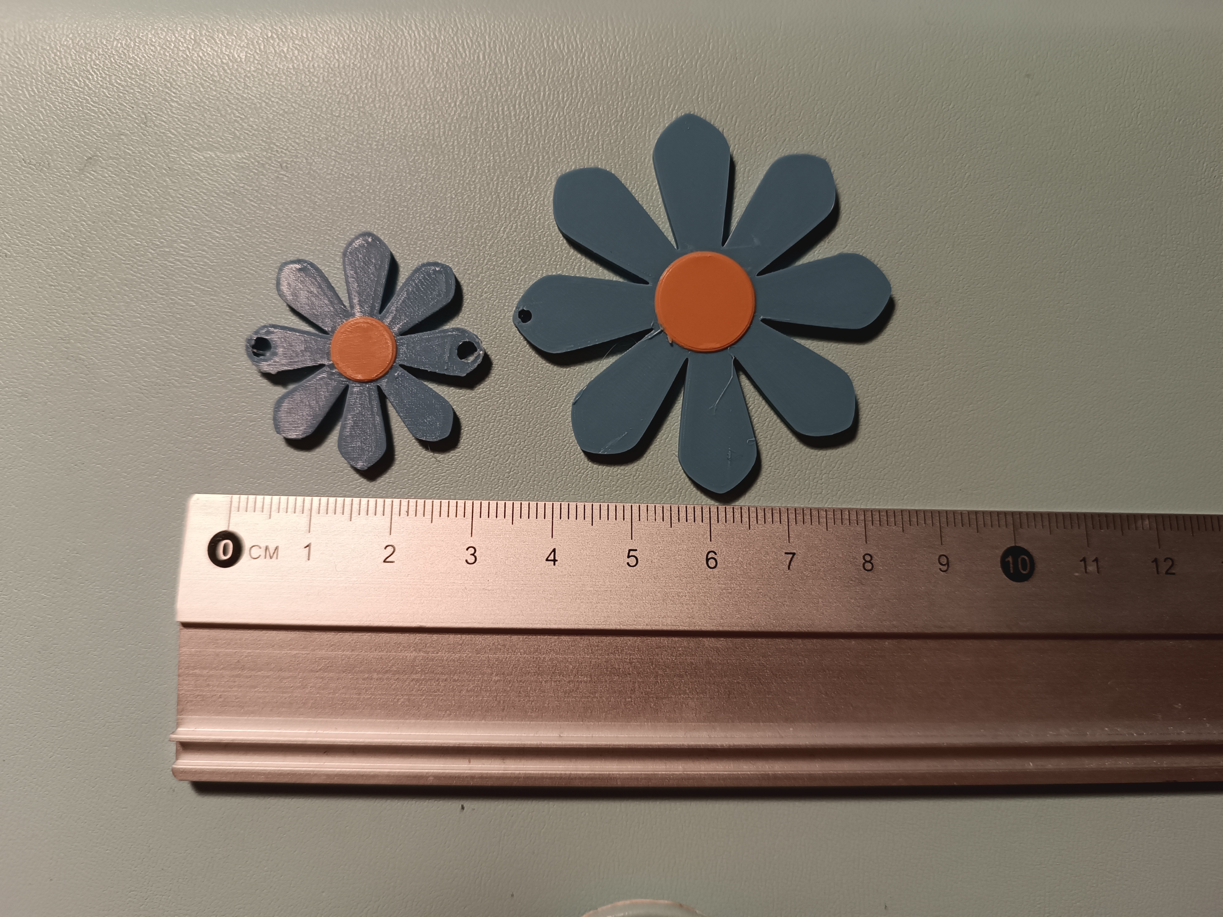 Miniatura 3 do modelo 3D Daisy earrings