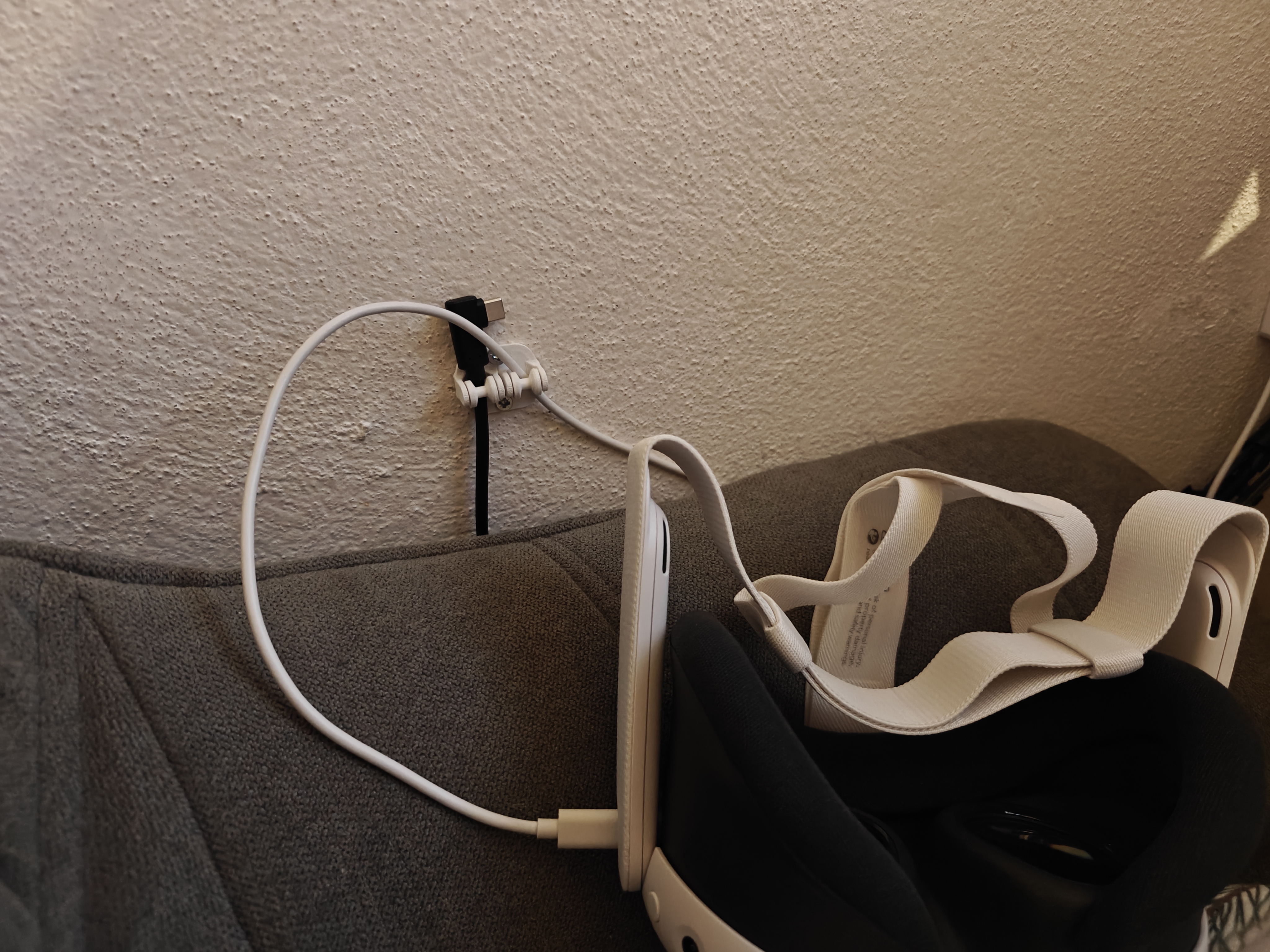 Miniatura 3 do modelo 3D Cable holder with auxiliary rollers