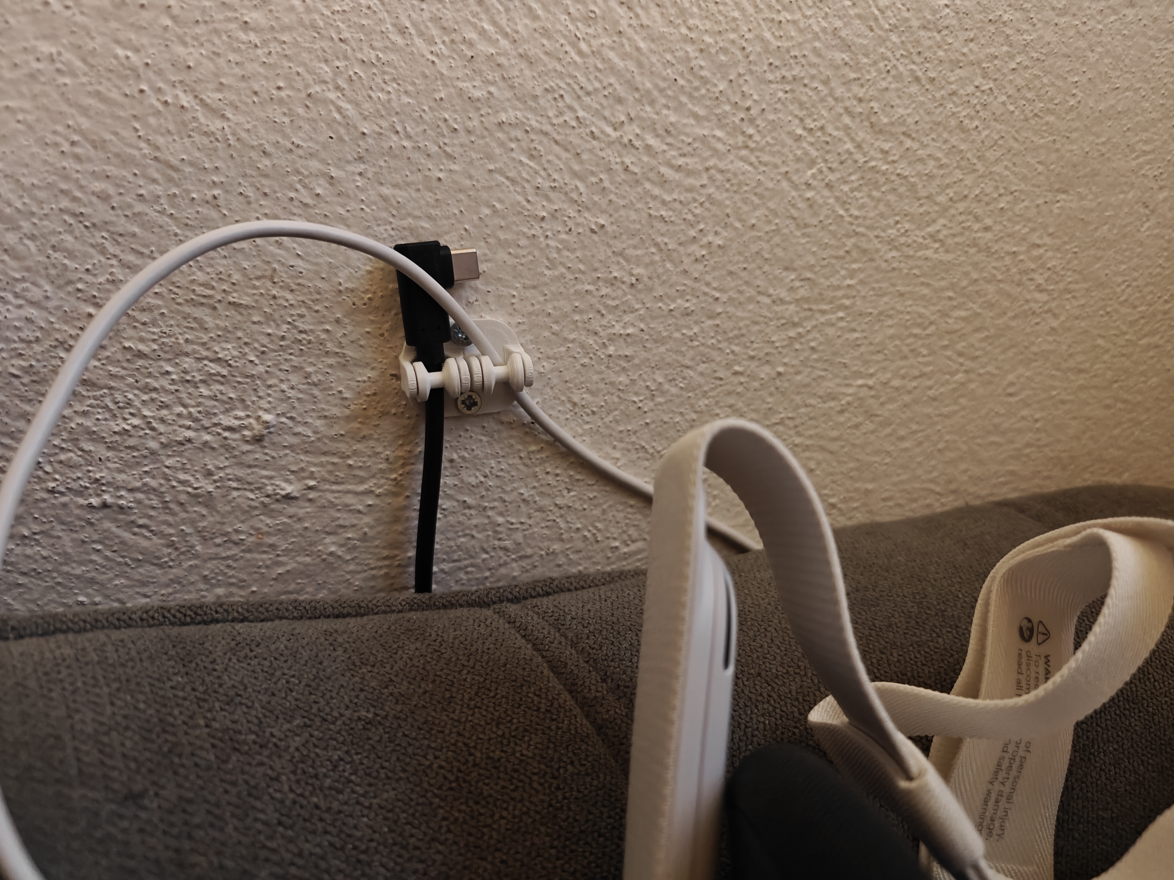 Miniatura 4 do modelo 3D Cable holder with auxiliary rollers