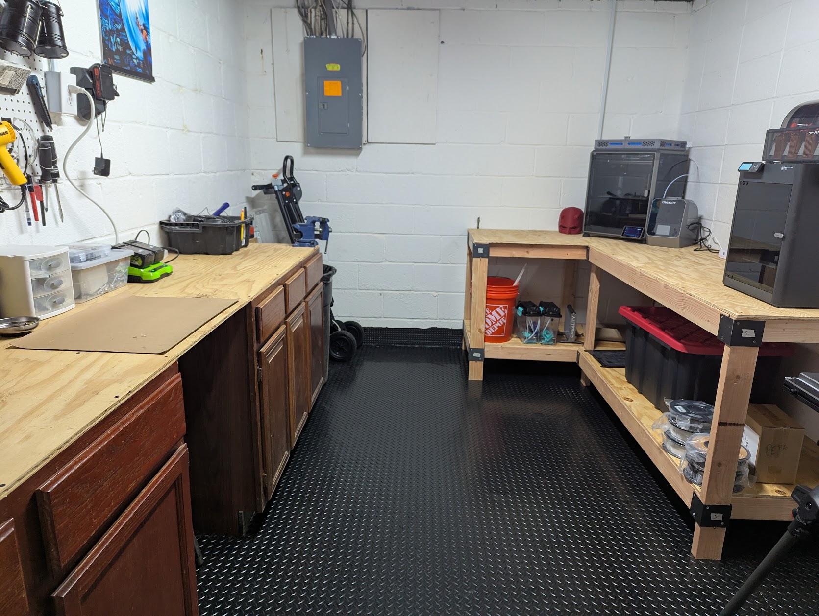 Custom L-Shaped 2x4 Workbench — miniatura 9