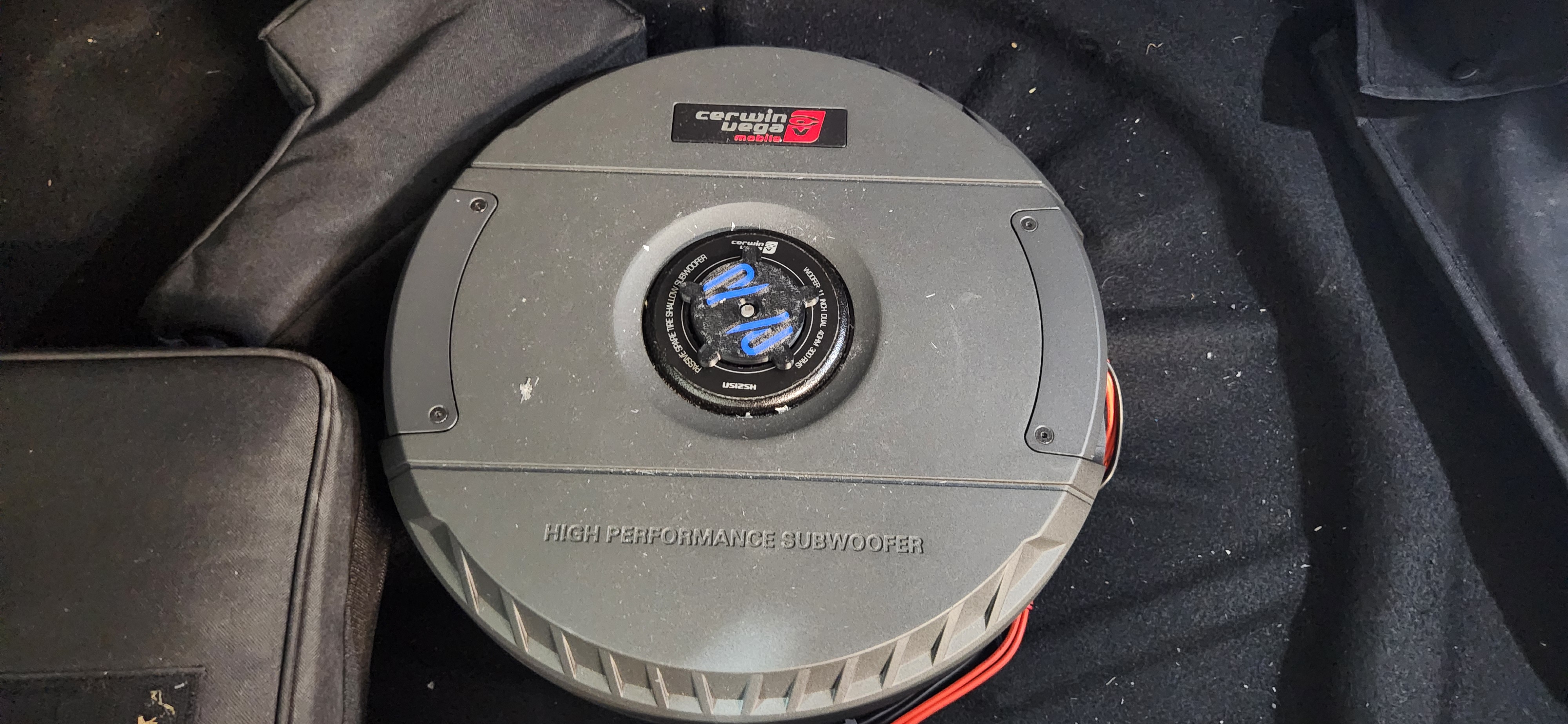 VW Golf Subwoofer Nut Cerwin Vega