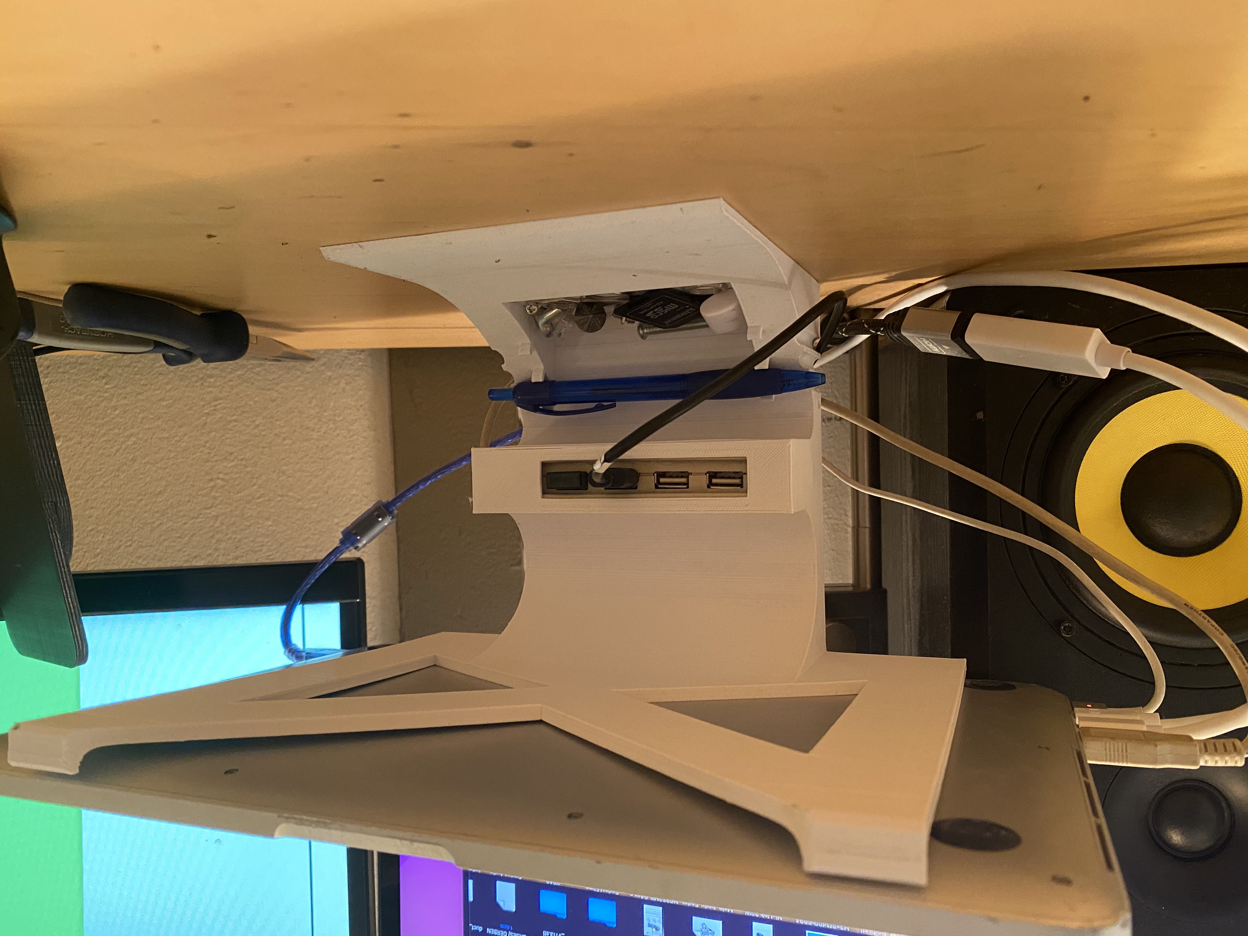 Laptop stand