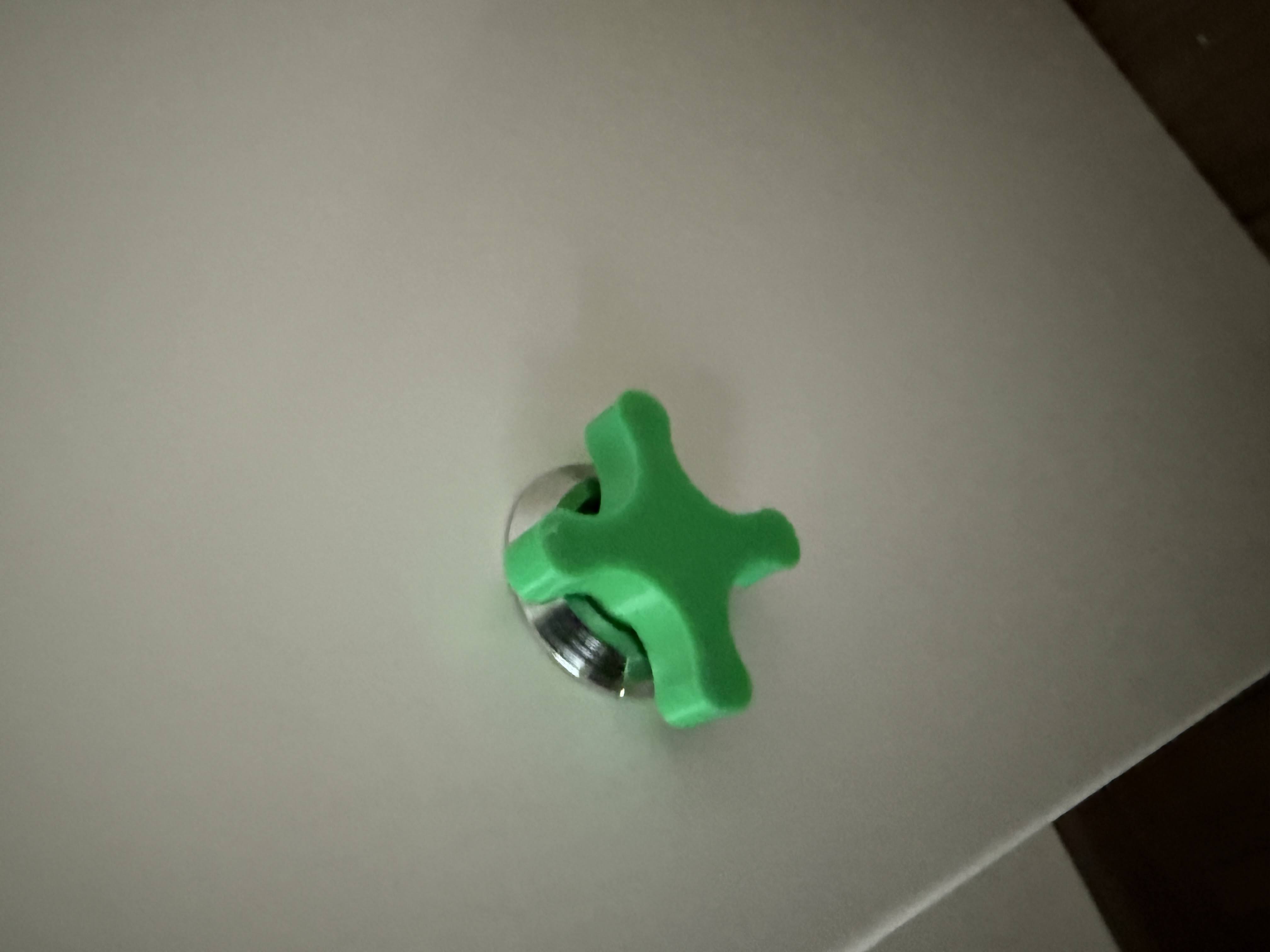 Vierkantschlüssel mit Schlitz für Heizungsverteiler