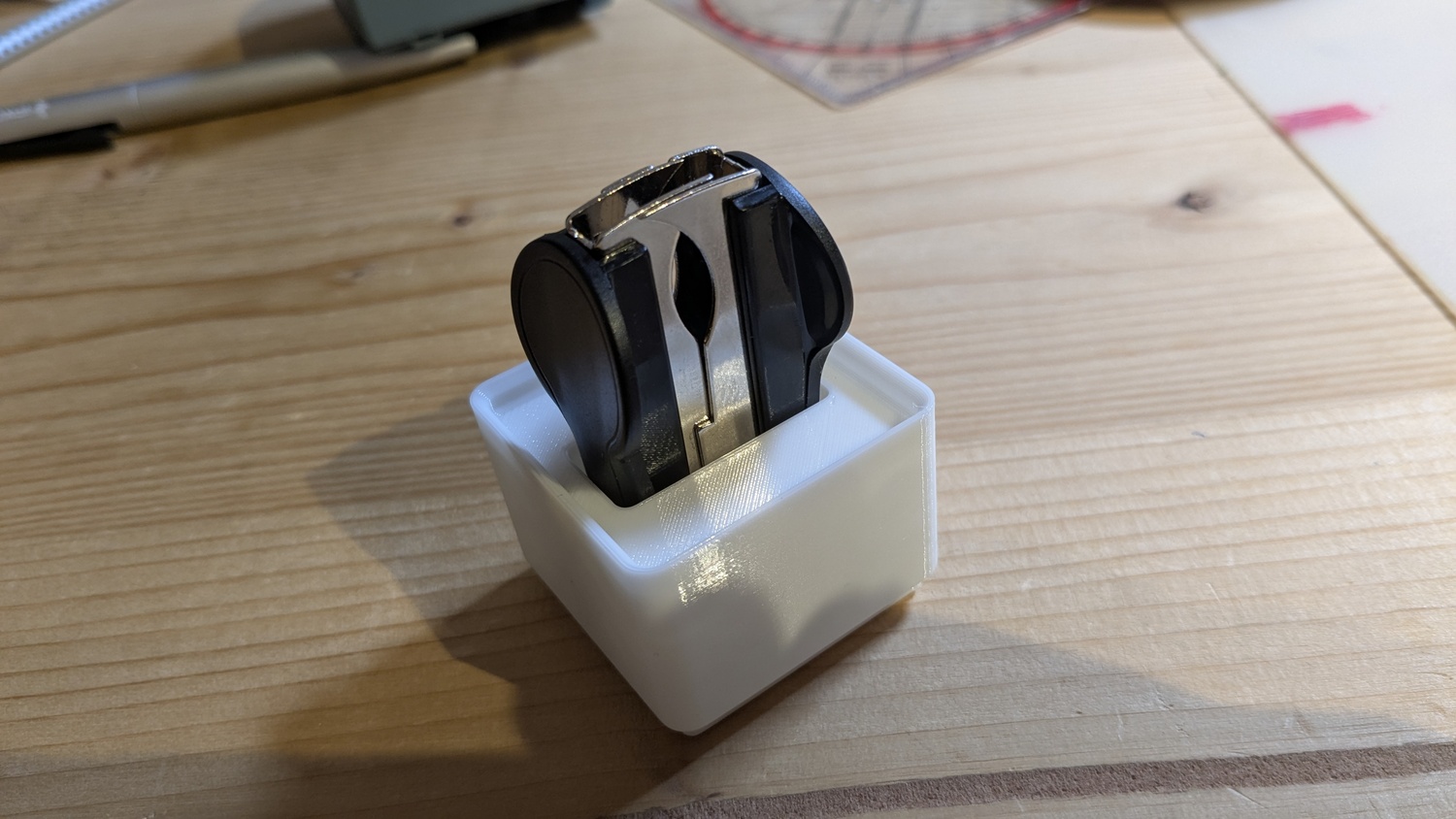 Gridfinity staple remover holder