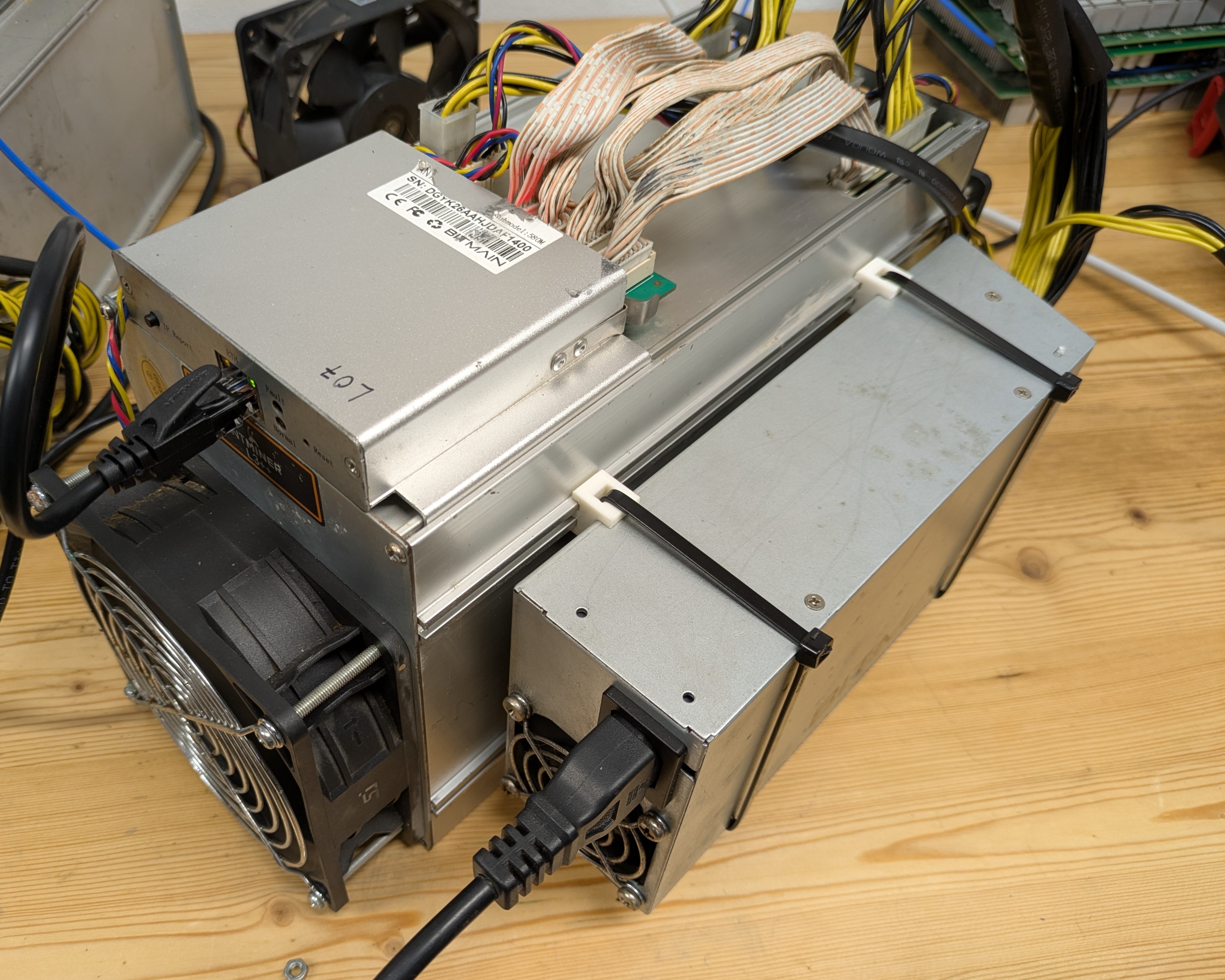 APW3 on antminer L3 holder