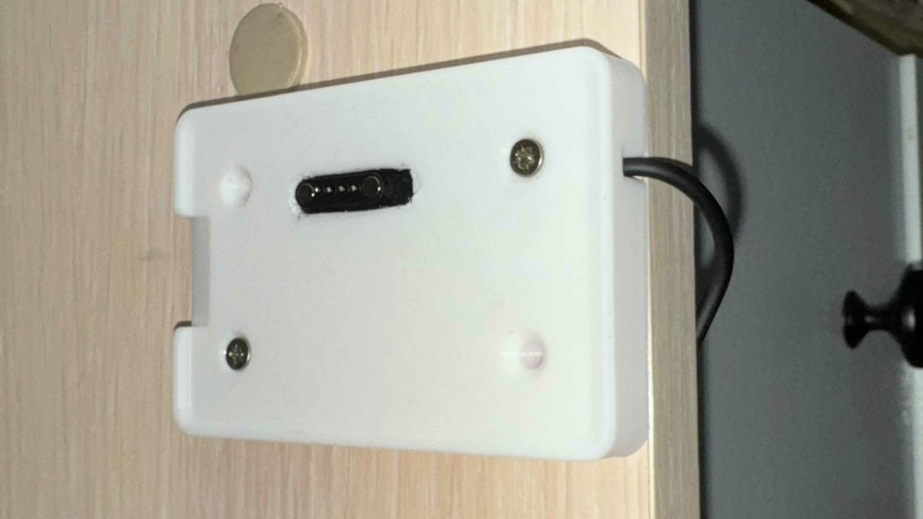 Sensecap T1000-E charging mount