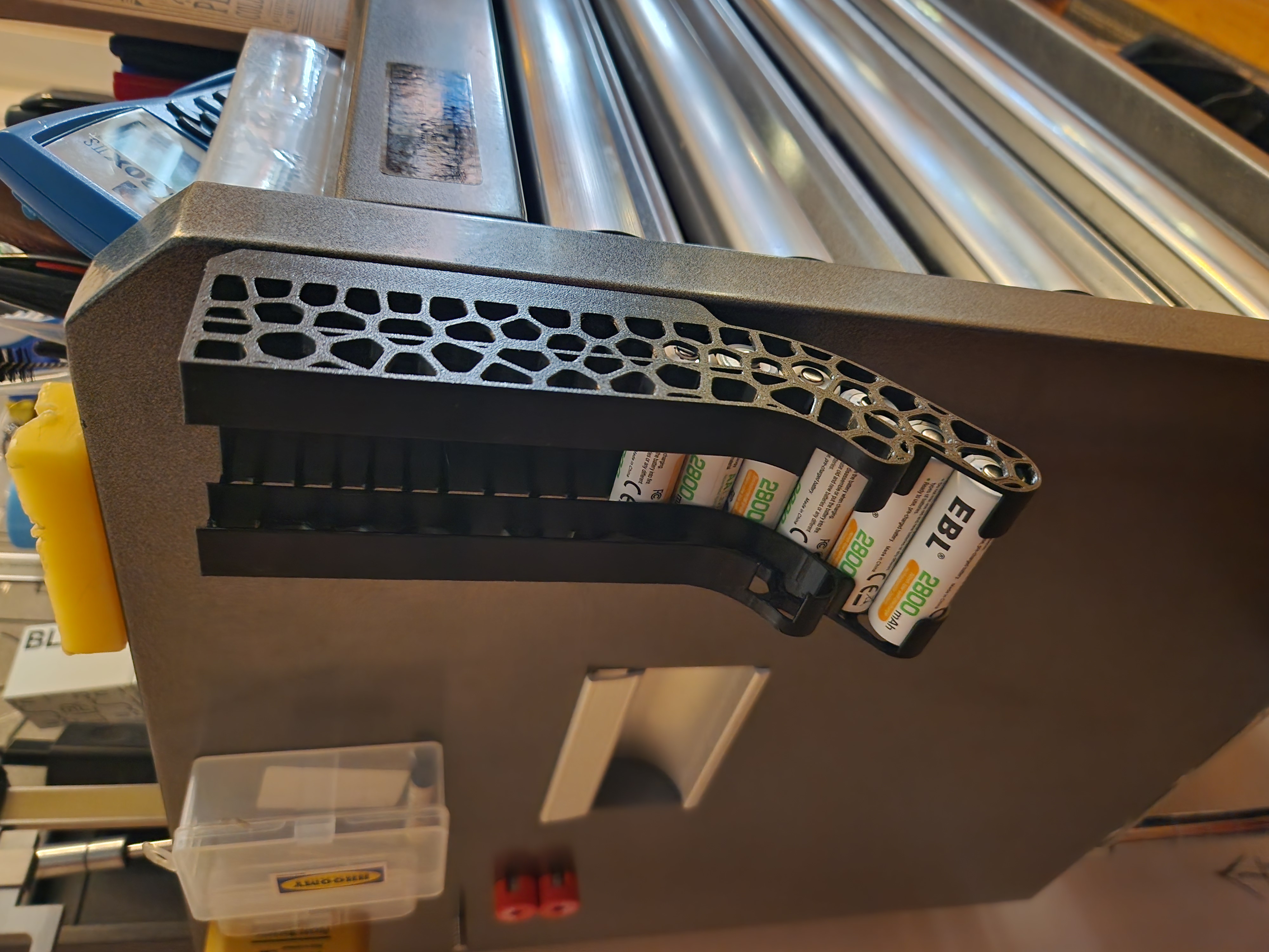 MAGNETIC Battery Holder for AA + AAA 3D model thumbnail
