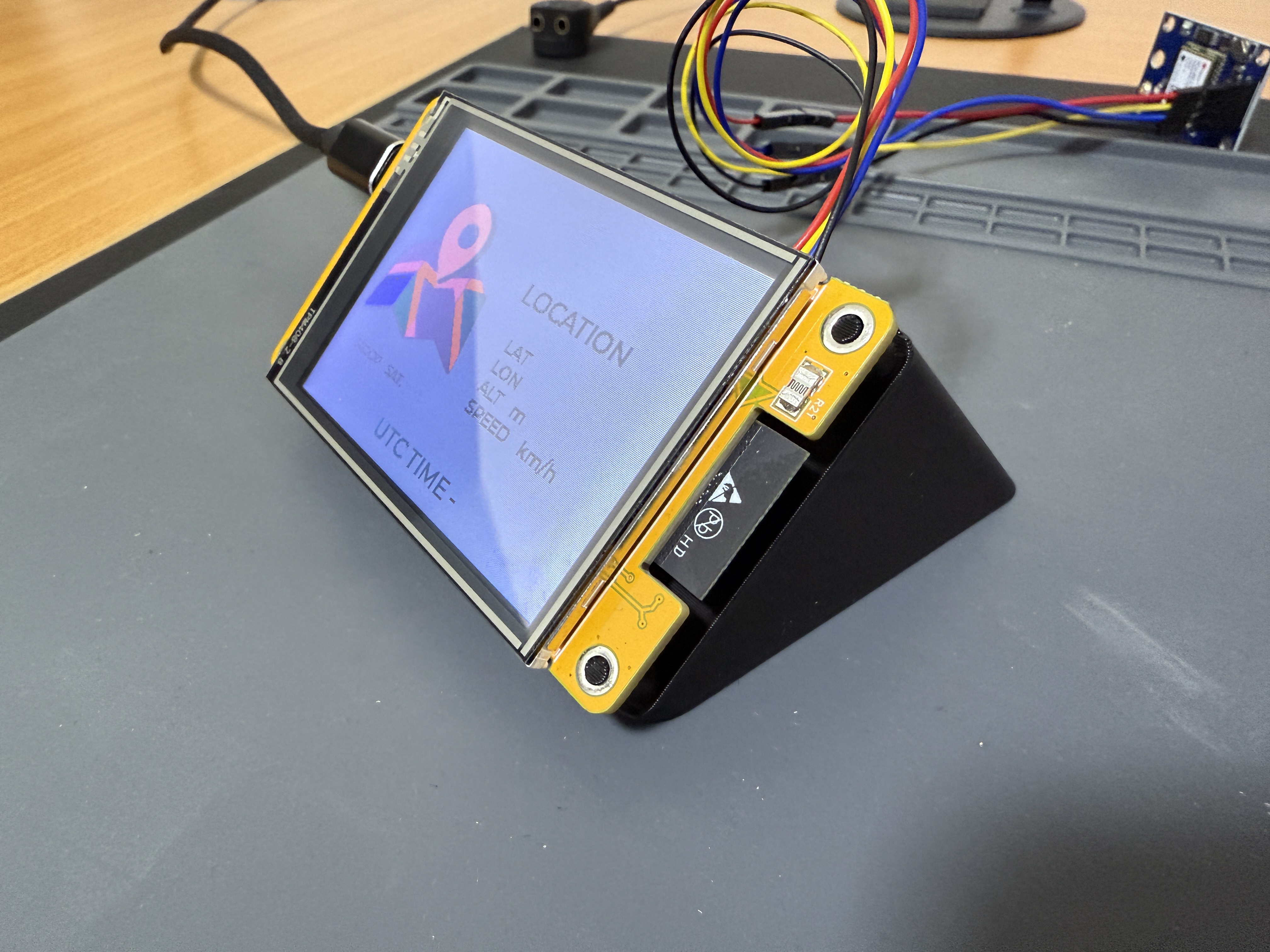 2.8-inch Cheap Yellow Display (CYD) Desktop Stand