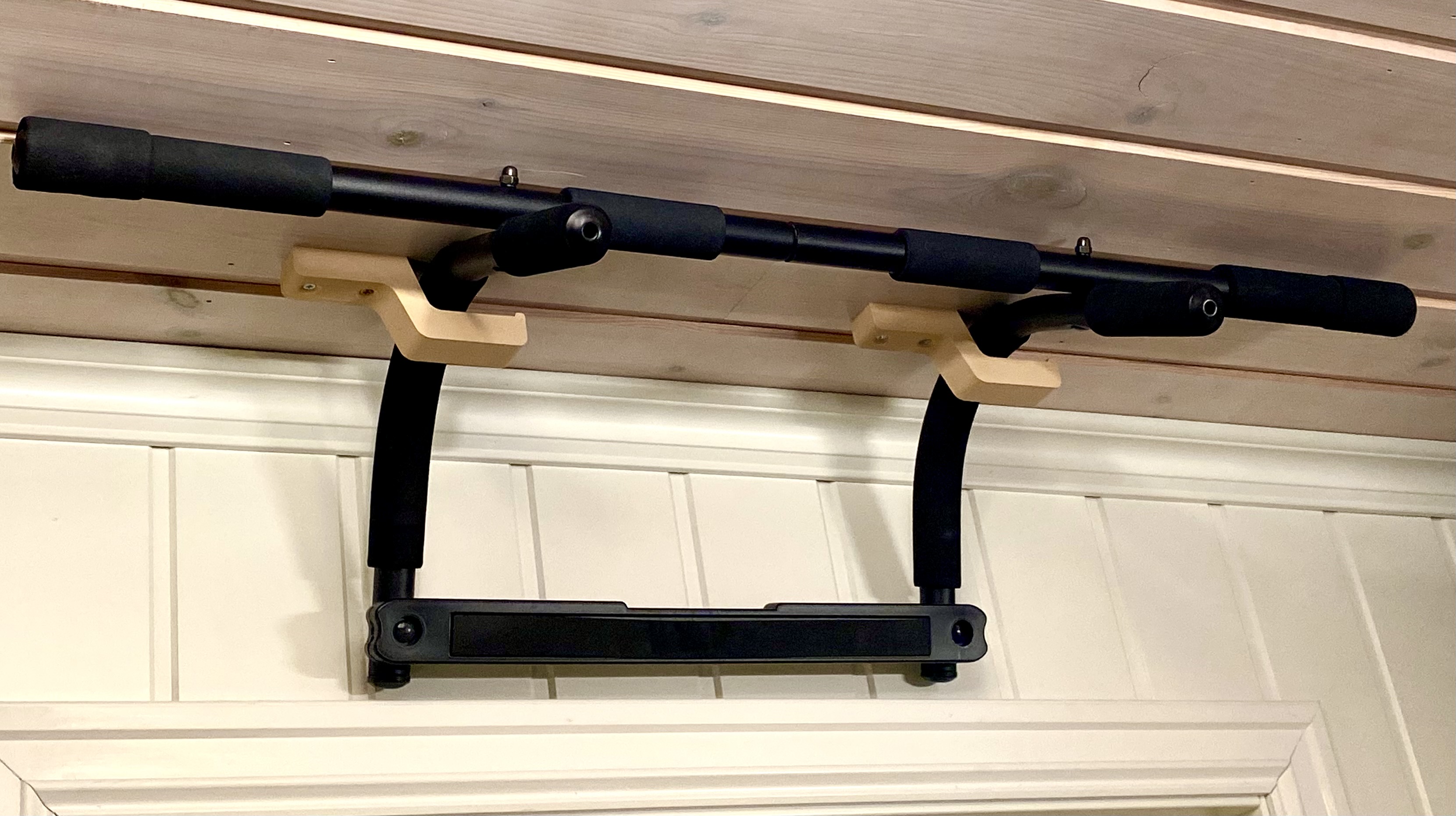 Pull up bar roof and wall mount