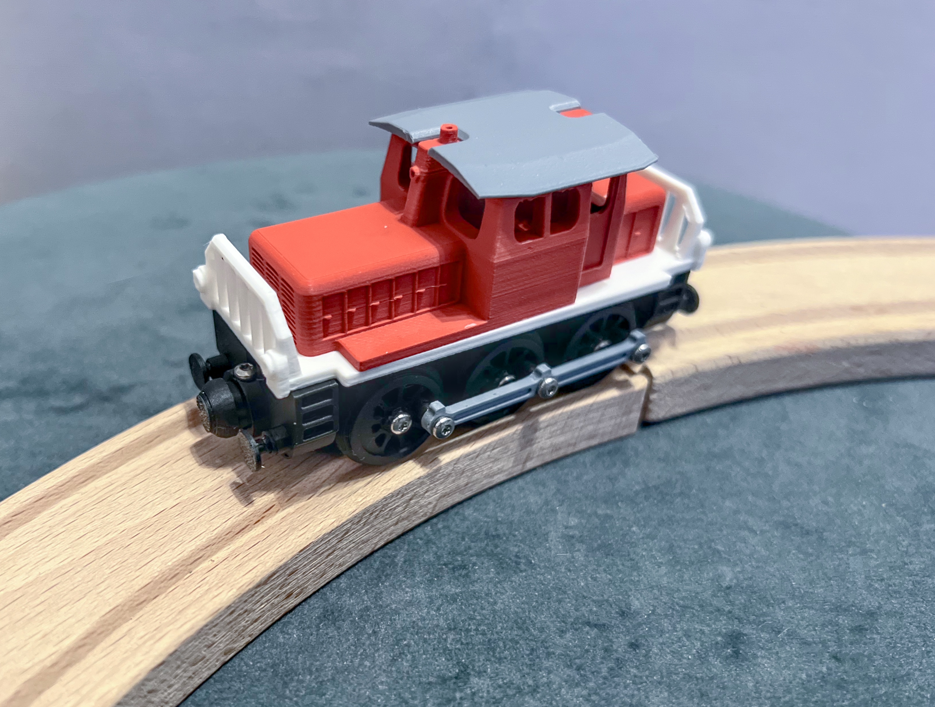 DB BR365 diesel locomotive compatible with IKEA, BRIO