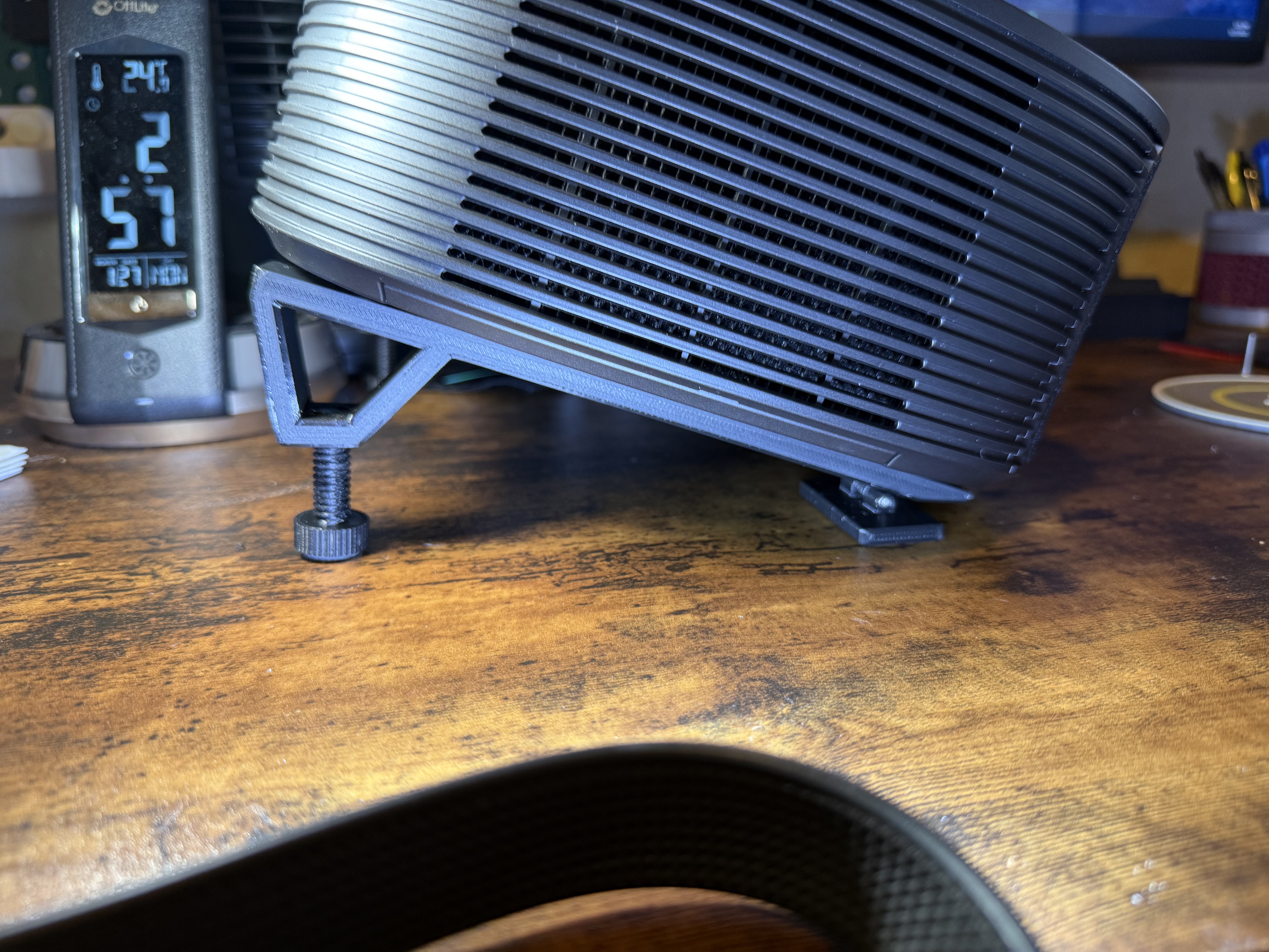 Adjustable Projector Stand (Elephas)