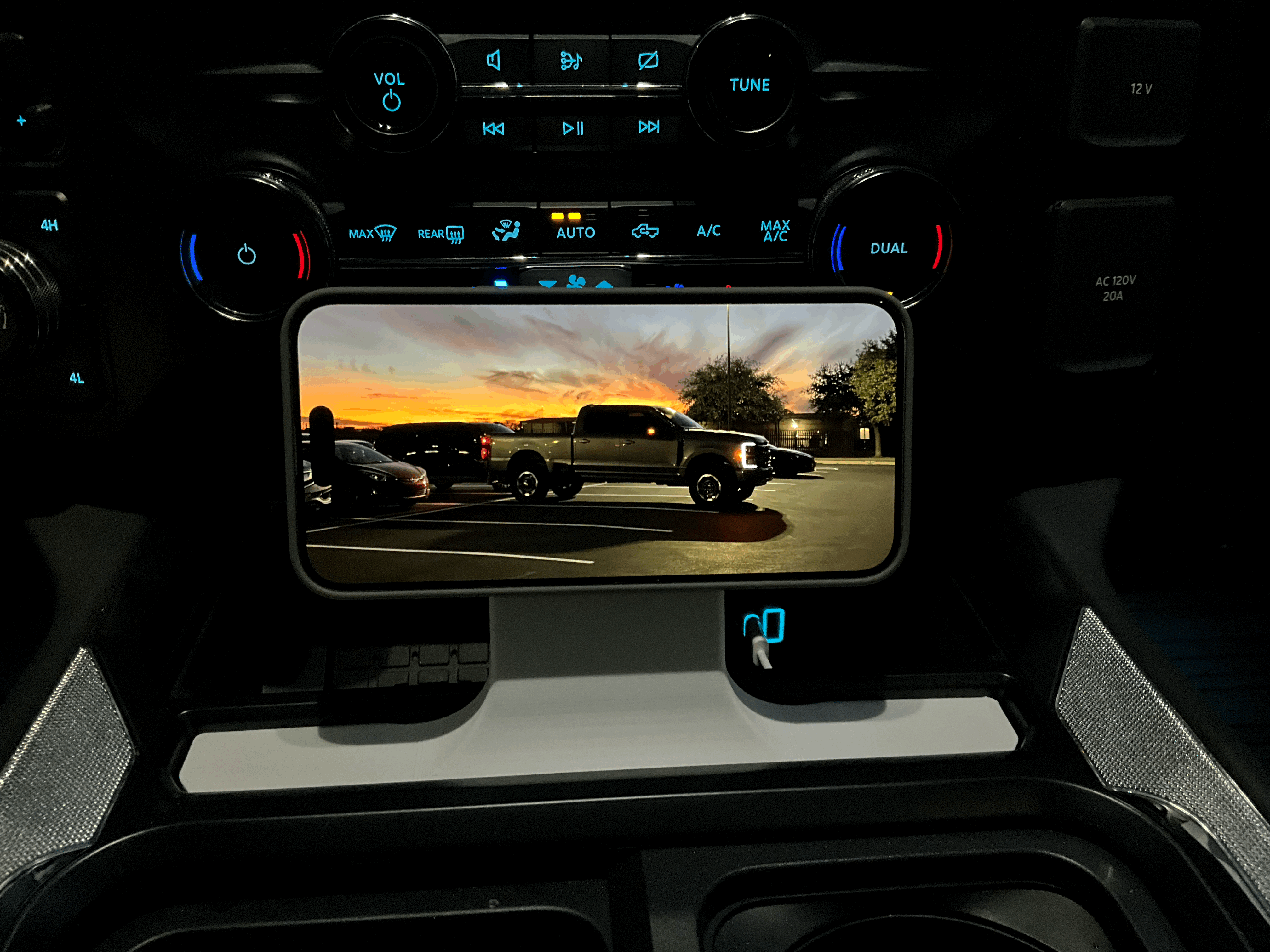 2023+ Ford Super Duty MagSafe Mount