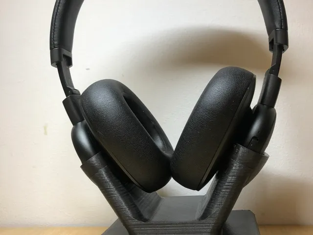 Harman Kardon FLY ANC charging dock