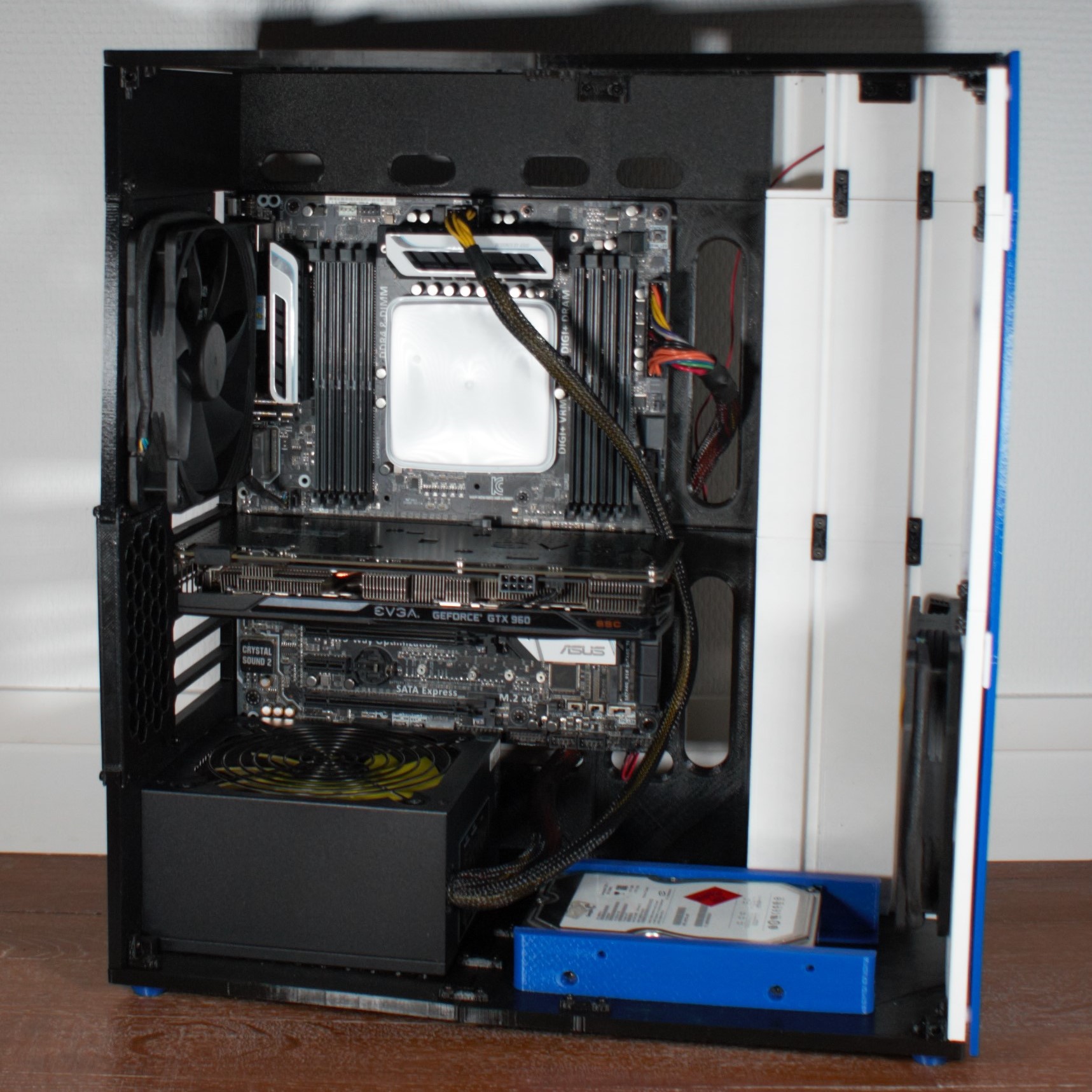 Miniatura 10 do modelo 3D Prototype ATX PC Case