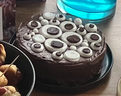Googly eye pastry cutter