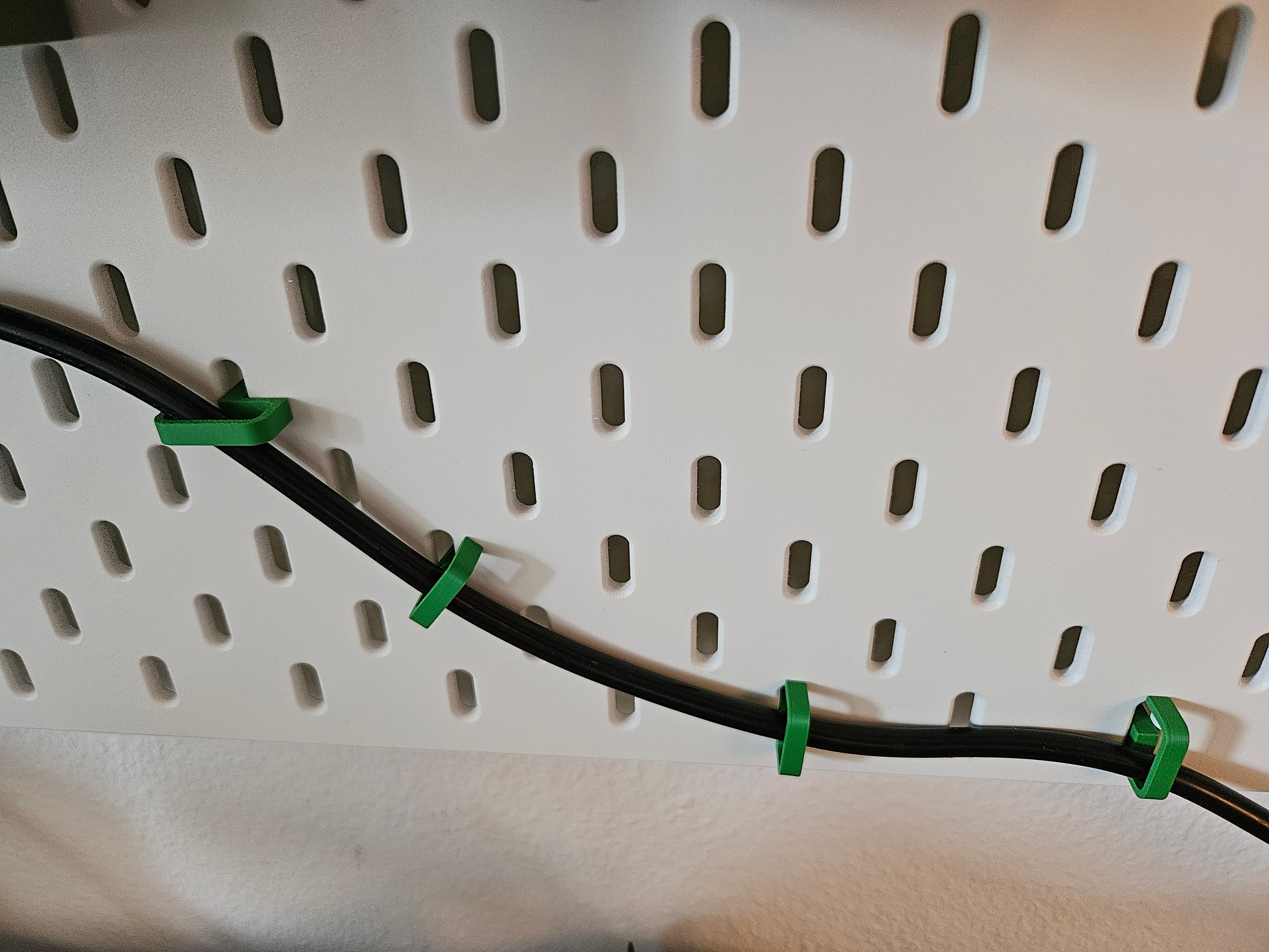 SKADIS Cable Guide