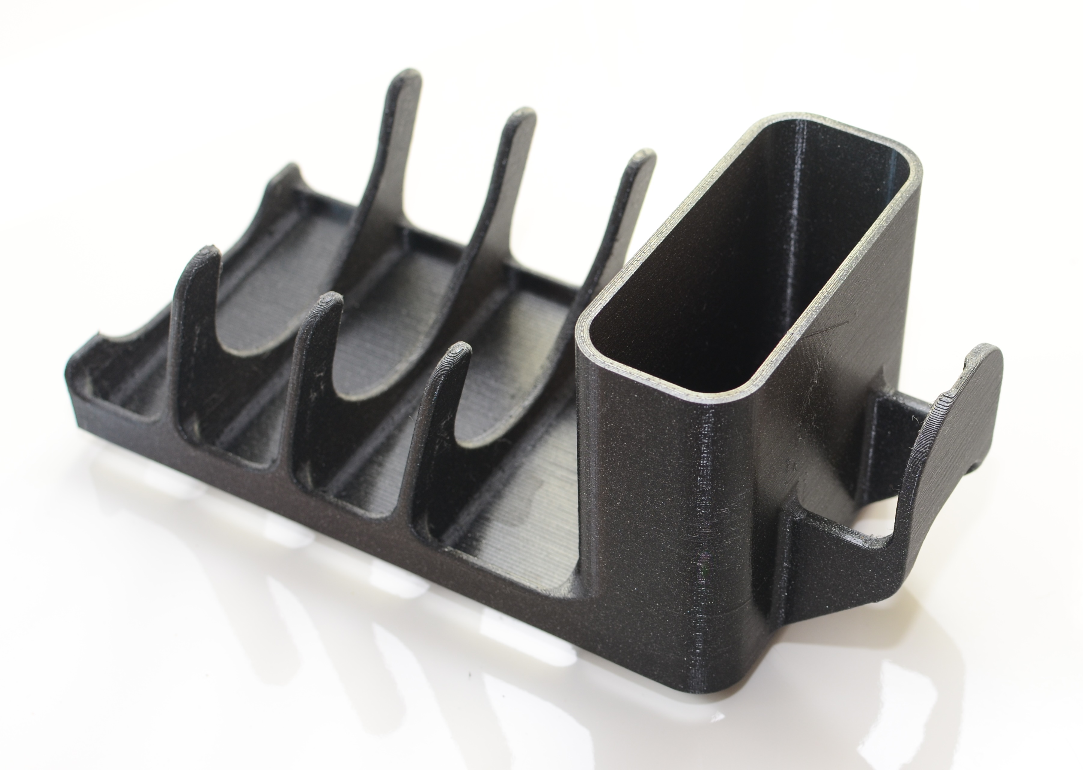 Compact kitchen dish drainer