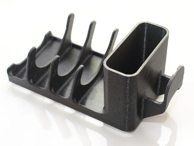 Compact kitchen dish drainer