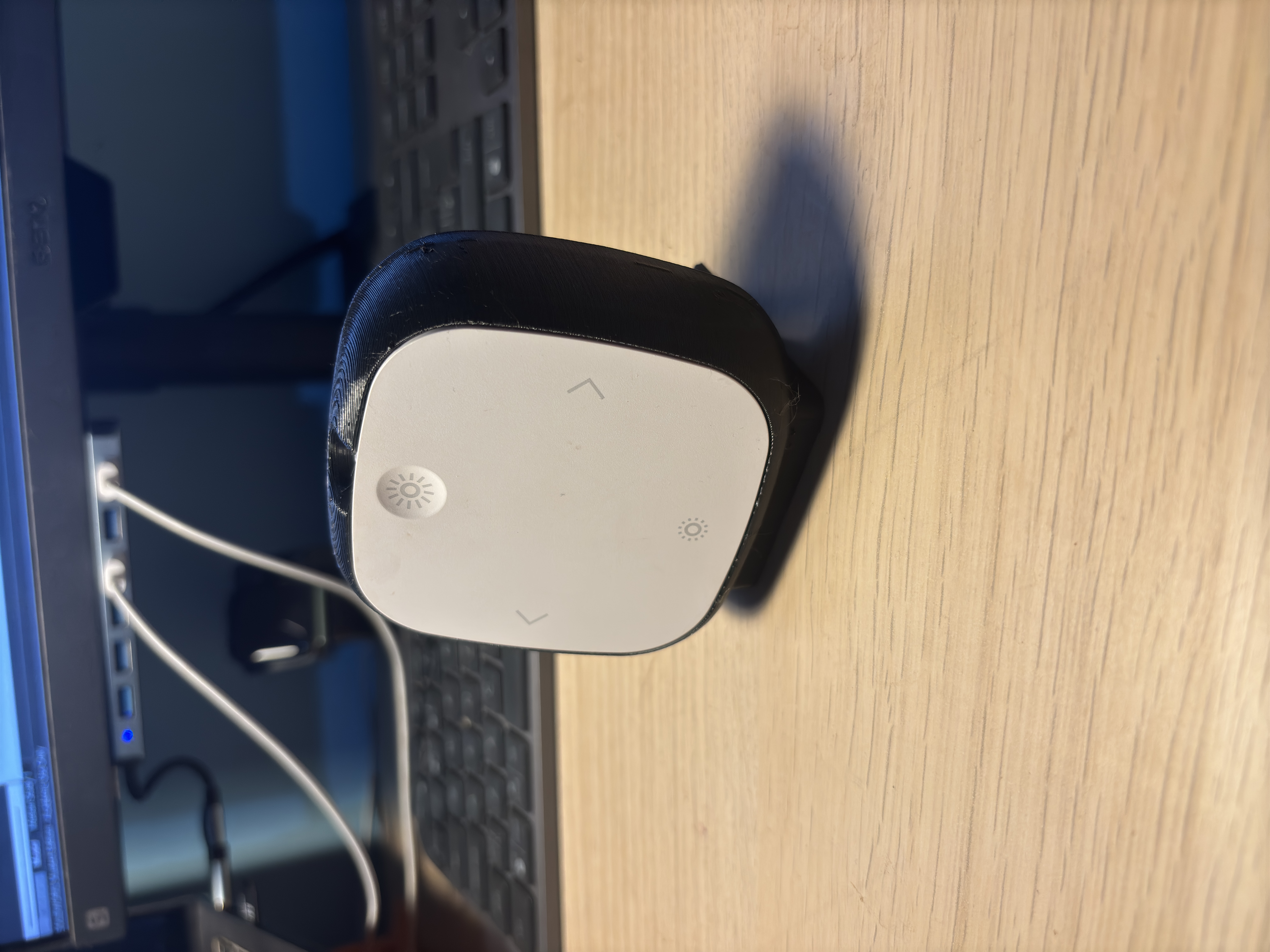 styrbar desk holder