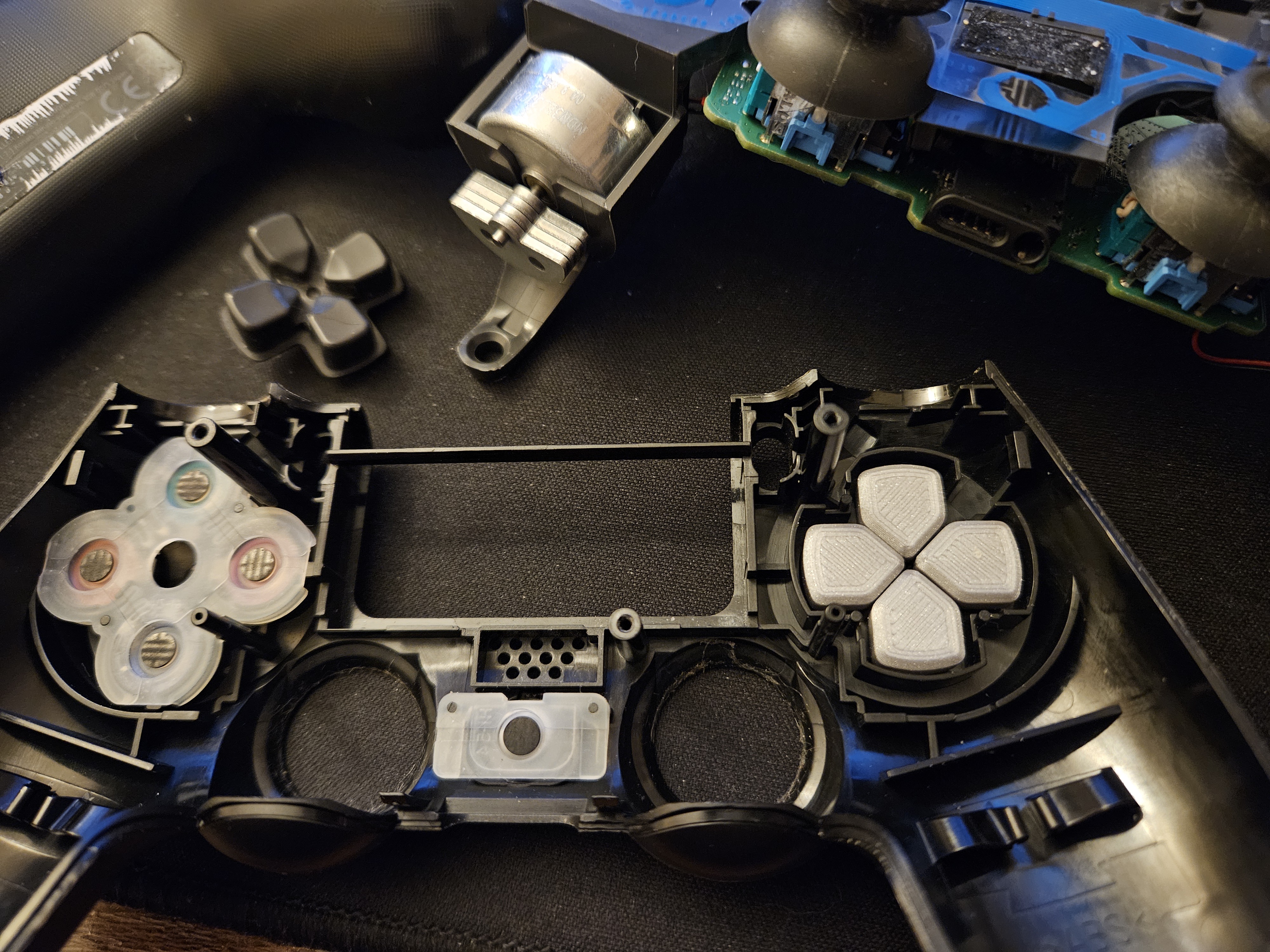 Split D-Pad dpad buttons for PlayStation 4 and 5 controllers — thumbnail 3