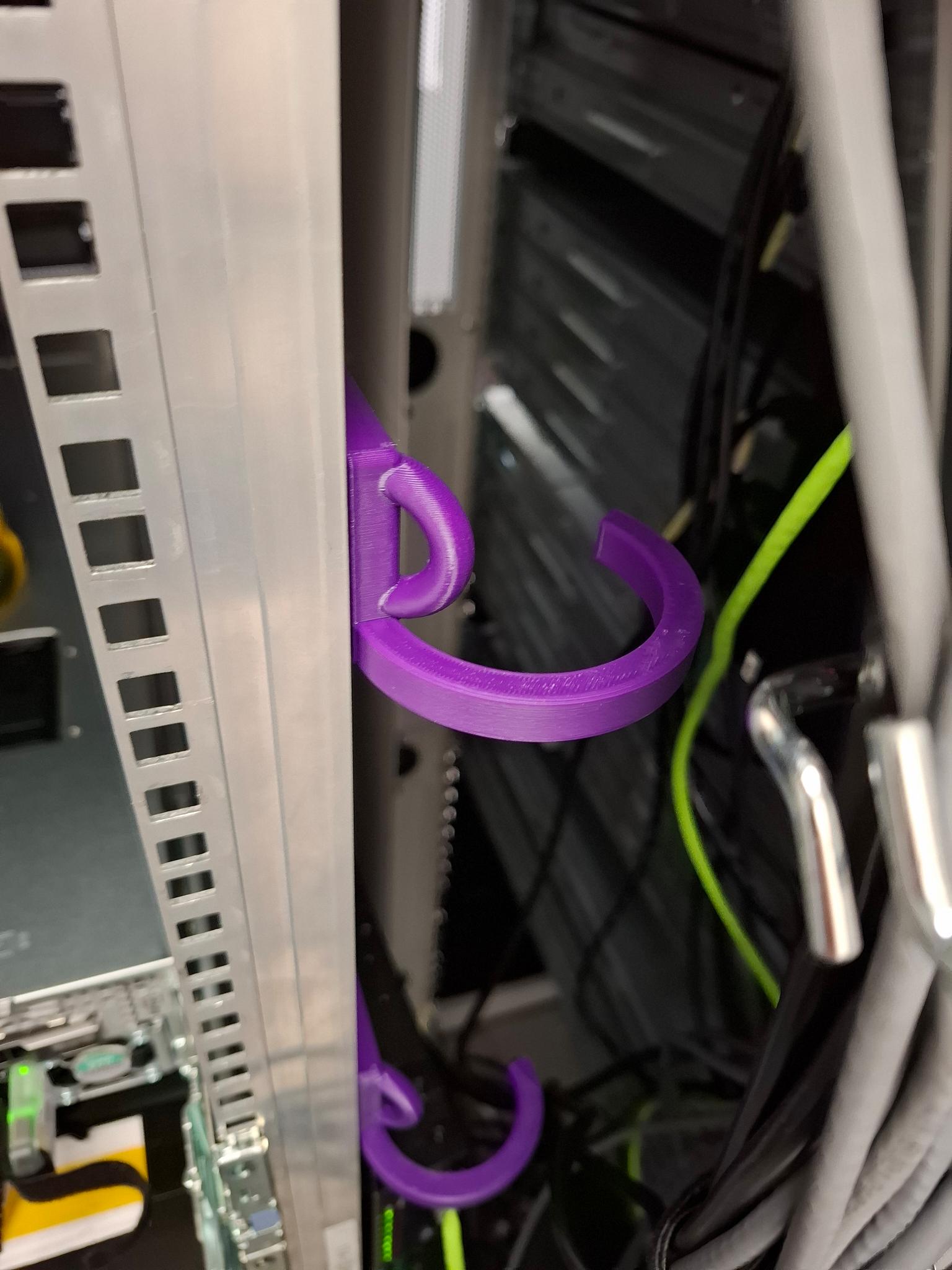 19 inch Server rack clickable cable hook