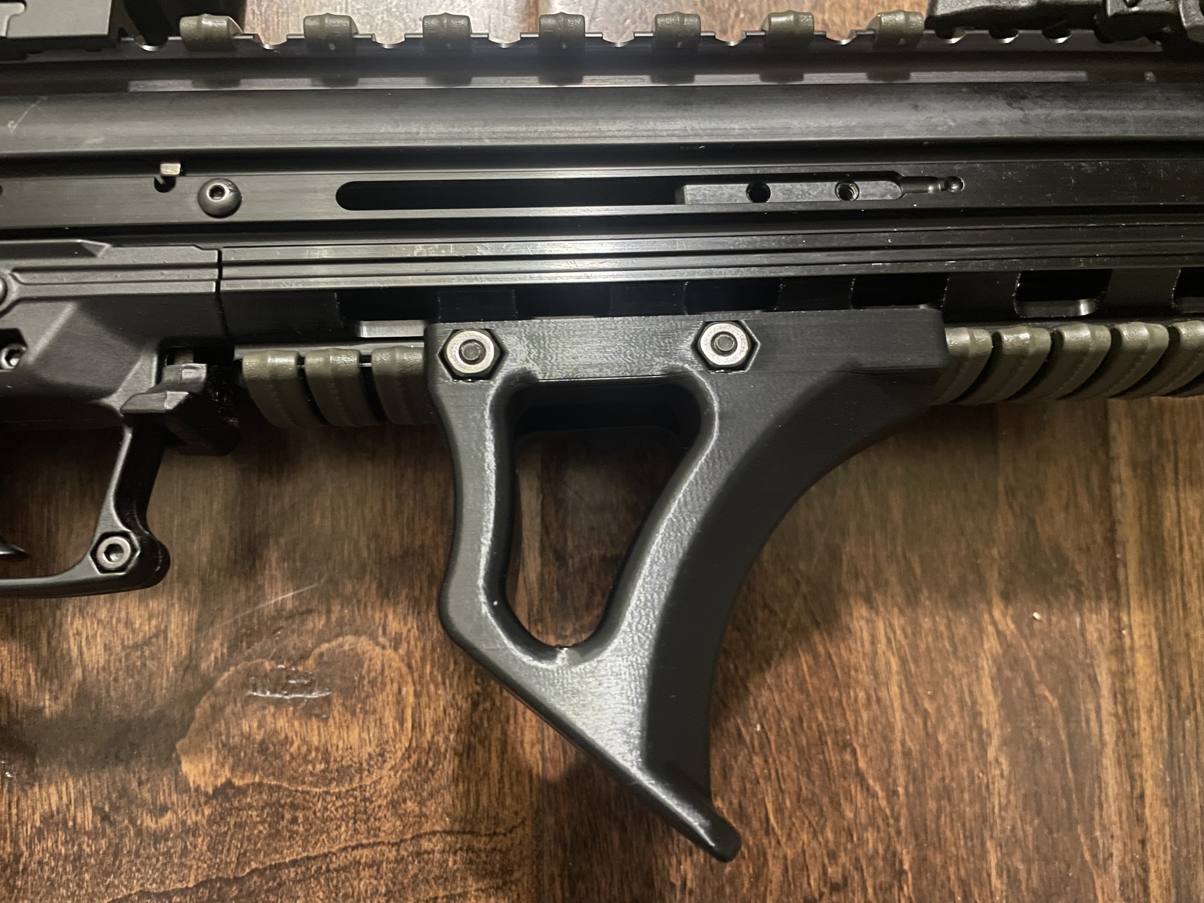 Angled Foregrip (AFG), Picatinny, 6-32 thru-bolted (SFW!)