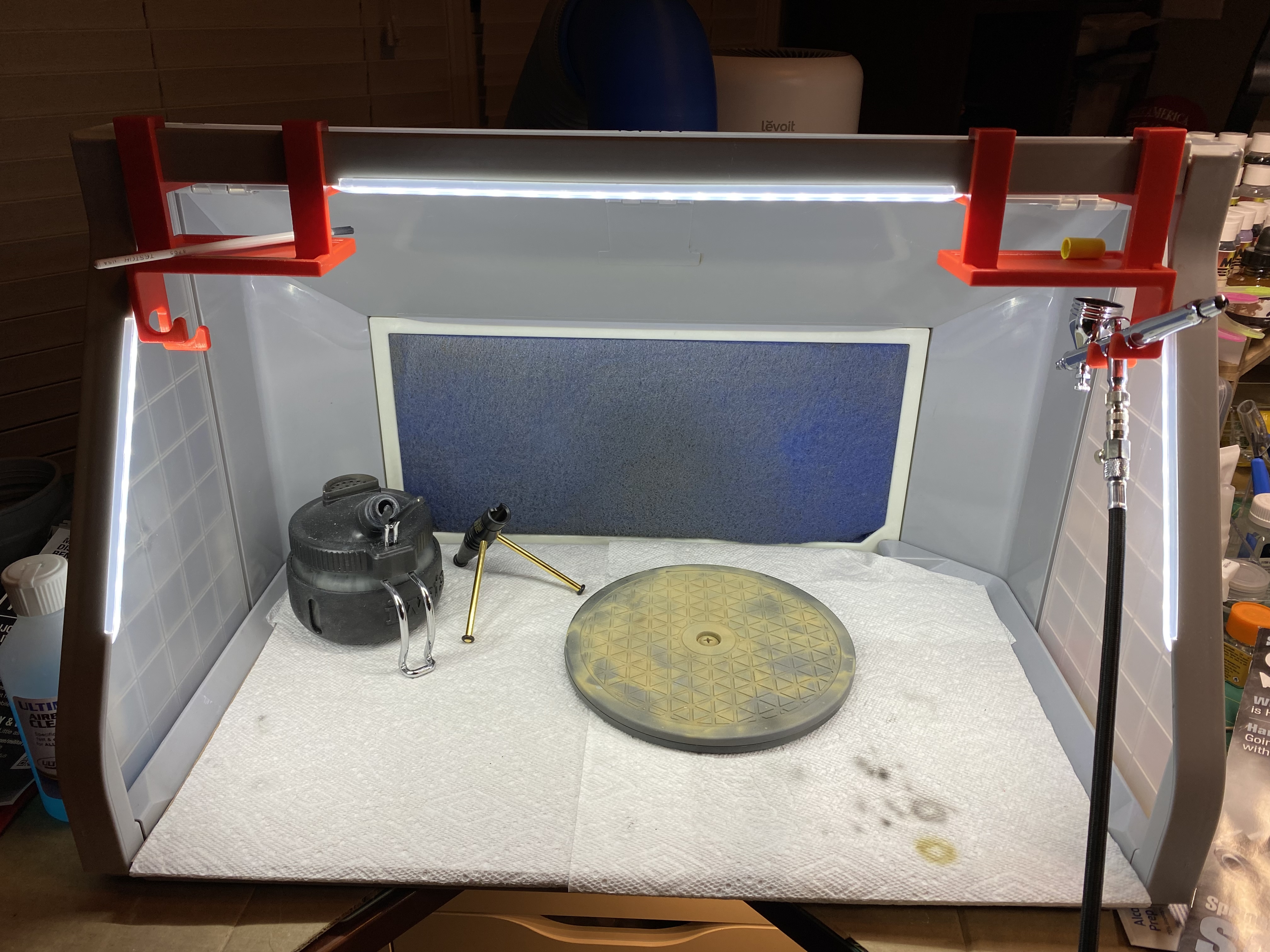 Airbrush holder(w/shelf) for spraybooth